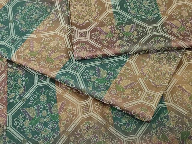 ■■■　サイズ　■■■ 身丈 130.5cm（肩から） 裄丈 64cm 袖丈 44cm 袖幅 33cm 前幅 27.5cm 後幅 28.5cm 裄 お袖側 約 4.5cm　身頃側 約 4.5cm ■■■　商品詳細　■■■ 【正絹・未使用】 ...