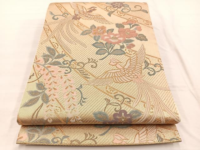 ■■■　サイズ　■■■ 長さ 412cm 幅 30cm程 ■■■　商品詳細　■■■ 【正絹】 詳細に関しましては、画像をご確認ください。 大変上質な逸品になります。 お安く出品致しますので、是非この機会にいかがでしょうか？ ■■■　注意事項　■■■ ■モニター発色の具合により色合いが異なる場合がございます。 ■寸法は多少の誤差が生じる場合がございますのでご了承ください。 ■縫込みの長さが左右非対称の場合は短い部分を記載しております。 左右非対称であってもご返品・お値引き等の保証は出来かねますので、ご了承の上ご購入をお願い致します。 ■シミ等のチェックには注意を払っておりますが、見落としがある場合もございますし、個人の見解も様々ですので神経質な方のご購入はお控えください。 ■箪笥に入っておりました着物や帯なので畳みシワや匂いがあるものもございます。 ■お休みは基本的に土日祝となりますが、その他臨時でお休みする場合がございますのでご了承ください。 ■商品の発送は平日のみの発送となります。 ■夜間と土曜、日曜日はお問い合わせの回答が遅れる場合がございます。 ■当店では、お直し、紋入れ、お手入れ等は承っておりません。 ■生地の状態（ヤケ、経年劣化等）によってはサイズ直しが出来ない場合がございます。 その点もどうかご了承のうえ、ご購入をお願いいたします。 ■弊社で取り扱う商品は一点ものにつき、時期や在庫状況に応じて金額が変更となる場合がございます。 ■検針は行っておりません。予めご了承いただきますようお願いいたします。 ■【洗える着物】と記載のある商品におきましては、商品お届け後に洗濯を行ってしまってからのご返品にはご対応しかねます。 念の為、専門店でのお手入れをお願いいたします。 ■着物のサイズ目安は下記を参考ください↓ ＜女性着物＞　お端折り次第で＋5cm　−1cmが着用可能サイズ 　例）身丈170cmの場合、身長160cm〜175cm ＜男性着物＞　身丈＋約25cm〜27cm程が適応身長 　例）身丈155cmの場合、身長180〜182cm
