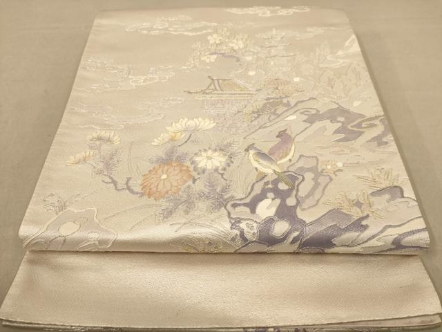 ■■■　サイズ　■■■ 長さ 448cm 幅 31cm程 ■■■　商品詳細　■■■ 【正絹・芯なし】 詳細に関しましては、画像をご確認ください。 大変上質な逸品になります。 お安く出品致しますので、是非この機会にいかがでしょうか？ ■■■　注意事項　■■■ ■モニター発色の具合により色合いが異なる場合がございます。 ■寸法は多少の誤差が生じる場合がございますのでご了承ください。 ■縫込みの長さが左右非対称の場合は短い部分を記載しております。 左右非対称であってもご返品・お値引き等の保証は出来かねますので、ご了承の上ご購入をお願い致します。 ■シミ等のチェックには注意を払っておりますが、見落としがある場合もございますし、個人の見解も様々ですので神経質な方のご購入はお控えください。 ■箪笥に入っておりました着物や帯なので畳みシワや匂いがあるものもございます。 ■お休みは基本的に土日祝となりますが、その他臨時でお休みする場合がございますのでご了承ください。 ■商品の発送は平日のみの発送となります。 ■夜間と土曜、日曜日はお問い合わせの回答が遅れる場合がございます。 ■当店では、お直し、紋入れ、お手入れ等は承っておりません。 ■生地の状態（ヤケ、経年劣化等）によってはサイズ直しが出来ない場合がございます。 その点もどうかご了承のうえ、ご購入をお願いいたします。 ■弊社で取り扱う商品は一点ものにつき、時期や在庫状況に応じて金額が変更となる場合がございます。 ■検針は行っておりません。予めご了承いただきますようお願いいたします。 ■【洗える着物】と記載のある商品におきましては、商品お届け後に洗濯を行ってしまってからのご返品にはご対応しかねます。 念の為、専門店でのお手入れをお願いいたします。 ■着物のサイズ目安は下記を参考ください↓ ＜女性着物＞　お端折り次第で＋5cm　−1cmが着用可能サイズ 　例）身丈170cmの場合、身長160cm〜175cm ＜男性着物＞　身丈＋約25cm〜27cm程が適応身長 　例）身丈155cmの場合、身長180〜182cm