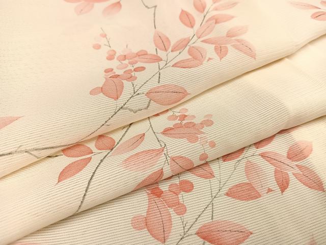 ■■■　サイズ　■■■ 身丈 150cm（肩から） 裄丈 63.5cm 袖丈 54cm　縫込み 2cm 袖幅 32cm 前幅 24cm 後幅 30cm 着物縫いこみ 内揚げ 0cm 裄 お袖側 約1cm　身頃側 約2cm ■■■　商品詳細　■■■ 【正絹】 状態は接写画像のように下前・右袖後に薄い汚れがございますが その他特に目立ったシミ汚れなどもなく大変良い状態です。 大変上質な逸品になります。