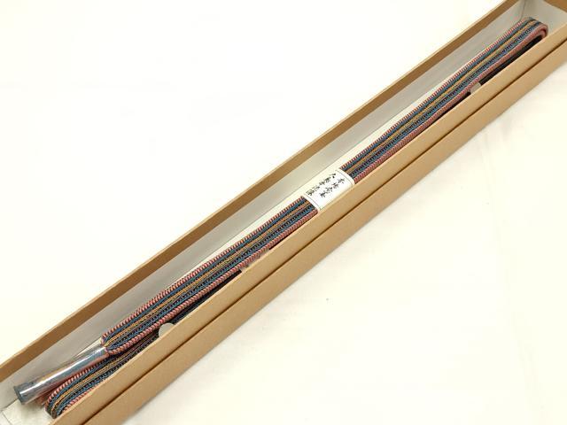 ■■■　商品詳細　■■■ 【正絹・未使用】 状態は特に目立ったシミ汚れなどもなく大変良い状態です。 大変上質な逸品になります。 お安く出品致しますので、是非この機会にいかがでしょうか？ ■■■　注意事項　■■■ ■モニター発色の具合により色合いが異なる場合がございます。 ■寸法は多少の誤差が生じる場合がございますのでご了承ください。 ■縫込みの長さが左右非対称の場合は短い部分を記載しております。 左右非対称であってもご返品・お値引き等の保証は出来かねますので、ご了承の上ご購入をお願い致します。 ■シミ等のチェックには注意を払っておりますが、見落としがある場合もございますし、個人の見解も様々ですので神経質な方のご購入はお控えください。 ■箪笥に入っておりました着物や帯なので畳みシワや匂いがあるものもございます。 ■お休みは基本的に土日祝となりますが、その他臨時でお休みする場合がございますのでご了承ください。 ■商品の発送は平日のみの発送となります。 ■夜間と土曜、日曜日はお問い合わせの回答が遅れる場合がございます。 ■当店では、お直し、紋入れ、お手入れ等は承っておりません。 ■生地の状態（ヤケ、経年劣化等）によってはサイズ直しが出来ない場合がございます。 その点もどうかご了承のうえ、ご購入をお願いいたします。 ■弊社で取り扱う商品は一点ものにつき、時期や在庫状況に応じて金額が変更となる場合がございます。 ■検針は行っておりません。予めご了承いただきますようお願いいたします。 ■【洗える着物】と記載のある商品におきましては、商品お届け後に洗濯を行ってしまってからのご返品にはご対応しかねます。 念の為、専門店でのお手入れをお願いいたします。 ■着物のサイズ目安は下記を参考ください↓ ＜女性着物＞　お端折り次第で＋5?　−10?が着用可能サイズ 　例）身丈170?の場合、身長160?〜175? ＜男性着物＞　身丈＋約25?〜27?程が適応身長 　例）身丈155?の場合、身長180〜182?