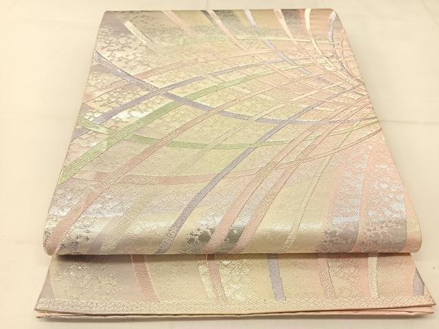 ■■■　サイズ　■■■ 長さ 428cm 幅 31cm程 ■■■　商品詳細　■■■ 【正絹・芯なし】 詳細に関しましては、画像をご確認ください。 大変上質な逸品になります。 お安く出品致しますので、是非この機会にいかがでしょうか？ ※汚れ等に関しましては、着用時には見えない部分になるかと思いますのであまり気にならずお召になれるかと思います。 ※たれ先未かがりですが着用には問題ありません。 ■■■　注意事項　■■■ ■モニター発色の具合により色合いが異なる場合がございます。 ■寸法は多少の誤差が生じる場合がございますのでご了承ください。 ■縫込みの長さが左右非対称の場合は短い部分を記載しております。 左右非対称であってもご返品・お値引き等の保証は出来かねますので、ご了承の上ご購入をお願い致します。 ■シミ等のチェックには注意を払っておりますが、見落としがある場合もございますし、個人の見解も様々ですので神経質な方のご購入はお控えください。 ■箪笥に入っておりました着物や帯なので畳みシワや匂いがあるものもございます。 ■お休みは基本的に土日祝となりますが、その他臨時でお休みする場合がございますのでご了承ください。 ■商品の発送は平日のみの発送となります。 ■夜間と土曜、日曜日はお問い合わせの回答が遅れる場合がございます。 ■当店では、お直し、紋入れ、お手入れ等は承っておりません。 ■生地の状態（ヤケ、経年劣化等）によってはサイズ直しが出来ない場合がございます。 その点もどうかご了承のうえ、ご購入をお願いいたします。 ■弊社で取り扱う商品は一点ものにつき、時期や在庫状況に応じて金額が変更となる場合がございます。 ■検針は行っておりません。予めご了承いただきますようお願いいたします。 ■【洗える着物】と記載のある商品におきましては、商品お届け後に洗濯を行ってしまってからのご返品にはご対応しかねます。 念の為、専門店でのお手入れをお願いいたします。 ■着物のサイズ目安は下記を参考ください↓ ＜女性着物＞　お端折り次第で＋5cm　−1cmが着用可能サイズ 　例）身丈170cmの場合、身長160cm〜175cm ＜男性着物＞　身丈＋約25cm〜27cm程が適応身長 　例）身丈155cmの場合、身長180〜182cm