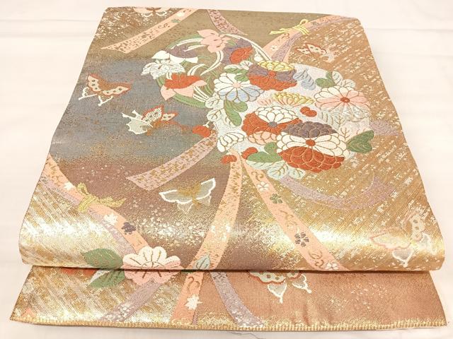 ■■■　サイズ　■■■ 長さ 430cm 幅 31cm程 ■■■　商品詳細　■■■ 【正絹】 詳細に関しましては、画像をご確認ください。 大変上質な逸品になります。 お安く出品致しますので、是非この機会にいかがでしょうか？ ■■■　注意事項　■■■ ■モニター発色の具合により色合いが異なる場合がございます。 ■寸法は多少の誤差が生じる場合がございますのでご了承ください。 ■縫込みの長さが左右非対称の場合は短い部分を記載しております。 左右非対称であってもご返品・お値引き等の保証は出来かねますので、ご了承の上ご購入をお願い致します。 ■シミ等のチェックには注意を払っておりますが、見落としがある場合もございますし、個人の見解も様々ですので神経質な方のご購入はお控えください。 ■箪笥に入っておりました着物や帯なので畳みシワや匂いがあるものもございます。 ■お休みは基本的に土日祝となりますが、その他臨時でお休みする場合がございますのでご了承ください。 ■商品の発送は平日のみの発送となります。 ■夜間と土曜、日曜日はお問い合わせの回答が遅れる場合がございます。 ■当店では、お直し、紋入れ、お手入れ等は承っておりません。 ■生地の状態（ヤケ、経年劣化等）によってはサイズ直しが出来ない場合がございます。 その点もどうかご了承のうえ、ご購入をお願いいたします。 ■弊社で取り扱う商品は一点ものにつき、時期や在庫状況に応じて金額が変更となる場合がございます。 ■検針は行っておりません。予めご了承いただきますようお願いいたします。 ■【洗える着物】と記載のある商品におきましては、商品お届け後に洗濯を行ってしまってからのご返品にはご対応しかねます。 念の為、専門店でのお手入れをお願いいたします。 ■写真に写っている物が全てになります。それ以外の付属品はございませんのでご了承ください。 ■状態に関する写真につきましては、掲載可能な写真枚数に限りがあるため、各箇所につき1枚参考画像を掲載しております。 ■着物のサイズ目安は下記を参考ください↓ ＜女性着物＞　お端折り次第で＋5cm　−1cmが着用可能サイズ 　例）身丈170cmの場合、身長160cm〜175cm ＜男性着物＞　身丈＋約25cm〜27cm程が適応身長 　例）身丈155cmの場合、身長180〜182cm