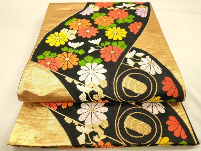 ■■■　サイズ　■■■ 長さ 414cm 幅 30cm程 ■■■　商品詳細　■■■ 【正絹・芯なし】 詳細に関しましては、画像をご確認ください。 大変上質な逸品になります。 お安く出品致しますので、是非この機会にいかがでしょうか？ ■■■　注意事項　■■■ ■モニター発色の具合により色合いが異なる場合がございます。 ■寸法は多少の誤差が生じる場合がございますのでご了承ください。 ■縫込みの長さが左右非対称の場合は短い部分を記載しております。 左右非対称であってもご返品・お値引き等の保証は出来かねますので、ご了承の上ご購入をお願い致します。 ■シミ等のチェックには注意を払っておりますが、見落としがある場合もございますし、個人の見解も様々ですので神経質な方のご購入はお控えください。 ■箪笥に入っておりました着物や帯なので畳みシワや匂いがあるものもございます。 ■お休みは基本的に土日祝となりますが、その他臨時でお休みする場合がございますのでご了承ください。 ■商品の発送は平日のみの発送となります。 ■夜間と土曜、日曜日はお問い合わせの回答が遅れる場合がございます。 ■当店では、お直し、紋入れ、お手入れ等は承っておりません。 ■生地の状態（ヤケ、経年劣化等）によってはサイズ直しが出来ない場合がございます。 その点もどうかご了承のうえ、ご購入をお願いいたします。 ■弊社で取り扱う商品は一点ものにつき、時期や在庫状況に応じて金額が変更となる場合がございます。 ■検針は行っておりません。予めご了承いただきますようお願いいたします。 ■【洗える着物】と記載のある商品におきましては、商品お届け後に洗濯を行ってしまってからのご返品にはご対応しかねます。 念の為、専門店でのお手入れをお願いいたします。 ■着物のサイズ目安は下記を参考ください↓ ＜女性着物＞　お端折り次第で＋5cm　−1cmが着用可能サイズ 　例）身丈170cmの場合、身長160cm〜175cm ＜男性着物＞　身丈＋約25cm〜27cm程が適応身長 　例）身丈155cmの場合、身長180〜182cm