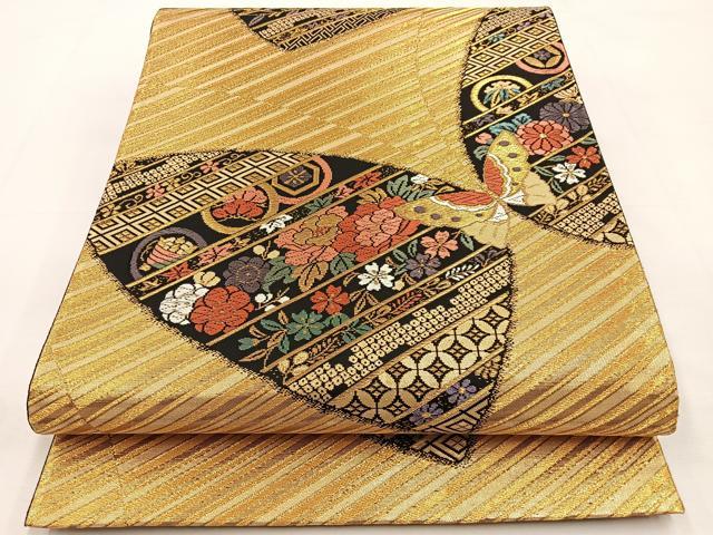 ■■■　サイズ　■■■ 長さ 432cm 幅 31cm程 ■■■　商品詳細　■■■ 【正絹】 詳細に関しましては、画像をご確認ください。 大変上質な逸品になります。 お安く出品致しますので、是非この機会にいかがでしょうか？ ■■■　注意事項　■■■ ■モニター発色の具合により色合いが異なる場合がございます。 ■寸法は多少の誤差が生じる場合がございますのでご了承ください。 ■縫込みの長さが左右非対称の場合は短い部分を記載しております。 左右非対称であってもご返品・お値引き等の保証は出来かねますので、ご了承の上ご購入をお願い致します。 ■シミ等のチェックには注意を払っておりますが、見落としがある場合もございますし、個人の見解も様々ですので神経質な方のご購入はお控えください。 ■箪笥に入っておりました着物や帯なので畳みシワや匂いがあるものもございます。 ■お休みは基本的に土日祝となりますが、その他臨時でお休みする場合がございますのでご了承ください。 ■商品の発送は平日のみの発送となります。 ■夜間と土曜、日曜日はお問い合わせの回答が遅れる場合がございます。 ■当店では、お直し、紋入れ、お手入れ等は承っておりません。 ■生地の状態（ヤケ、経年劣化等）によってはサイズ直しが出来ない場合がございます。 その点もどうかご了承のうえ、ご購入をお願いいたします。 ■弊社で取り扱う商品は一点ものにつき、時期や在庫状況に応じて金額が変更となる場合がございます。 ■検針は行っておりません。予めご了承いただきますようお願いいたします。 ■【洗える着物】と記載のある商品におきましては、商品お届け後に洗濯を行ってしまってからのご返品にはご対応しかねます。 念の為、専門店でのお手入れをお願いいたします。 ■着物のサイズ目安は下記を参考ください↓ ＜女性着物＞　お端折り次第で＋5cm　−1cmが着用可能サイズ 　例）身丈170cmの場合、身長160cm〜175cm ＜男性着物＞　身丈＋約25cm〜27cm程が適応身長 　例）身丈155cmの場合、身長180〜182cm