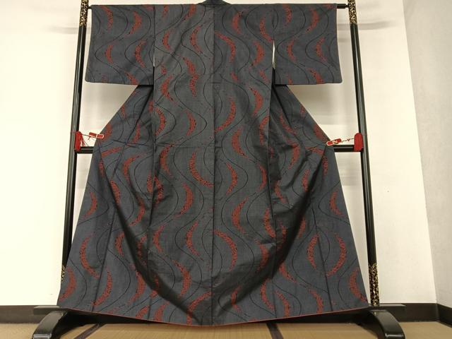 平和屋着物■本場大島紬 7マルキ よろけ縞花文 正絹 逸品 AAAT0308zg