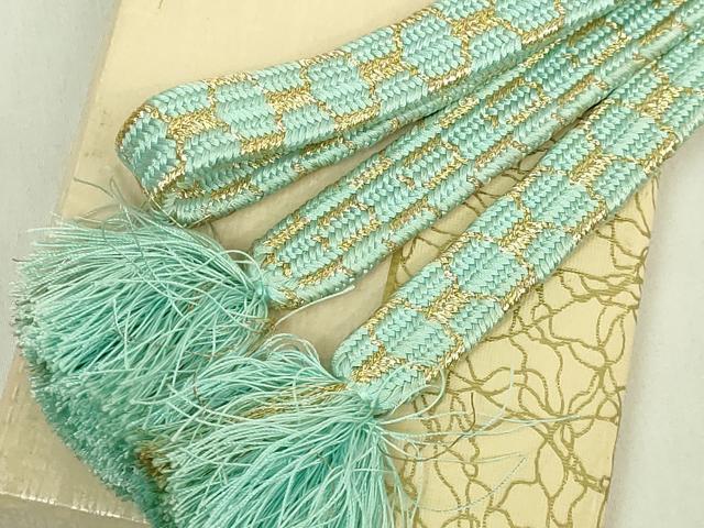 ■■■　サイズ　■■■ 長さ　約150cm（房を除く） ■■■　商品詳細　■■■ 【正絹】 状態は接写画像のように、所々に薄いシミがございます。 大変上質な極上の逸品になります。 お安く出品致しますので、是非この機会にいかがでしょうか？ ■■■　注意事項　■■■ ■モニター発色の具合により色合いが異なる場合がございます。 ■寸法は多少の誤差が生じる場合がございますのでご了承ください。 ■縫込みの長さが左右非対称の場合は短い部分を記載しております。 左右非対称であってもご返品・お値引き等の保証は出来かねますので、ご了承の上ご購入をお願い致します。 ■シミ等のチェックには注意を払っておりますが、見落としがある場合もございますし、個人の見解も様々ですので神経質な方のご購入はお控えください。 ■箪笥に入っておりました着物や帯なので畳みシワや匂いがあるものもございます。 ■お休みは基本的に土日祝となりますが、その他臨時でお休みする場合がございますのでご了承ください。 ■商品の発送は平日のみの発送となります。 ■夜間と土曜、日曜日はお問い合わせの回答が遅れる場合がございます。 ■当店では、お直し、紋入れ、お手入れ等は承っておりません。 ■生地の状態（ヤケ、経年劣化等）によってはサイズ直しが出来ない場合がございます。 その点もどうかご了承のうえ、ご購入をお願いいたします。 ■弊社で取り扱う商品は一点ものにつき、時期や在庫状況に応じて金額が変更となる場合がございます。 ■検針は行っておりません。予めご了承いただきますようお願いいたします。 ■【洗える着物】と記載のある商品におきましては、商品お届け後に洗濯を行ってしまってからのご返品にはご対応しかねます。 念の為、専門店でのお手入れをお願いいたします。 ■着物のサイズ目安は下記を参考ください↓ ＜女性着物＞　お端折り次第で＋5?　−10?が着用可能サイズ 　例）身丈170?の場合、身長160?〜175? ＜男性着物＞　身丈＋約25?〜27?程が適応身長 　例）身丈155?の場合、身長180〜182?