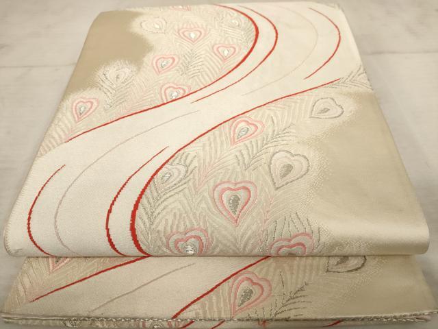 ■■■　サイズ　■■■ 長さ 424cm 幅 30cm程 ■■■　商品詳細　■■■ 【正絹】 詳細に関しましては、画像をご確認ください。 大変上質な逸品になります。 お安く出品致しますので、是非この機会にいかがでしょうか？ ■■■　注意事項　■■■ ■モニター発色の具合により色合いが異なる場合がございます。 ■寸法は多少の誤差が生じる場合がございますのでご了承ください。 ■縫込みの長さが左右非対称の場合は短い部分を記載しております。 左右非対称であってもご返品・お値引き等の保証は出来かねますので、ご了承の上ご購入をお願い致します。 ■シミ等のチェックには注意を払っておりますが、見落としがある場合もございますし、個人の見解も様々ですので神経質な方のご購入はお控えください。 ■箪笥に入っておりました着物や帯なので畳みシワや匂いがあるものもございます。 ■お休みは基本的に土日祝となりますが、その他臨時でお休みする場合がございますのでご了承ください。 ■商品の発送は平日のみの発送となります。 ■夜間と土曜、日曜日はお問い合わせの回答が遅れる場合がございます。 ■当店では、お直し、紋入れ、お手入れ等は承っておりません。 ■生地の状態（ヤケ、経年劣化等）によってはサイズ直しが出来ない場合がございます。 その点もどうかご了承のうえ、ご購入をお願いいたします。 ■弊社で取り扱う商品は一点ものにつき、時期や在庫状況に応じて金額が変更となる場合がございます。 ■検針は行っておりません。予めご了承いただきますようお願いいたします。 ■【洗える着物】と記載のある商品におきましては、商品お届け後に洗濯を行ってしまってからのご返品にはご対応しかねます。 念の為、専門店でのお手入れをお願いいたします。 ■着物のサイズ目安は下記を参考ください↓ ＜女性着物＞　お端折り次第で＋5cm　−1cmが着用可能サイズ 　例）身丈170cmの場合、身長160cm〜175cm ＜男性着物＞　身丈＋約25cm〜27cm程が適応身長 　例）身丈155cmの場合、身長180〜182cm