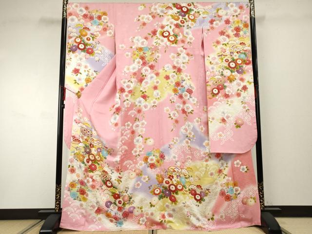 ■■■　サイズ　■■■ 身丈 167.5cm（肩から） 裄丈 69cm 袖丈 113cm　縫込み 5.5cm 袖幅 35cm 前幅 24.5cm 後幅 30.5cm 着物縫いこみ 内揚げ 4cm 裄 お袖側 約2cm　身頃側 約4cm ■■■　商品詳細　■■■ 【正絹】 状態は特に目立ったシミ汚れなどもなく大変良い状態です。 大変上質な逸品になります。 お安く出品致しますので、是非この機会にいかがでしょうか？ ■■■　注意事項　■■■ ■モニター発色の具合により色合いが異なる場合がございます。 ■寸法は多少の誤差が生じる場合がございますのでご了承ください。 ■縫込みの長さが左右非対称の場合は短い部分を記載しております。 左右非対称であってもご返品・お値引き等の保証は出来かねますので、ご了承の上ご購入をお願い致します。 ■シミ等のチェックには注意を払っておりますが、見落としがある場合もございますし、個人の見解も様々ですので神経質な方のご購入はお控えください。 ■箪笥に入っておりました着物や帯なので畳みシワや匂いがあるものもございます。 ■お休みは基本的に土日祝となりますが、その他臨時でお休みする場合がございますのでご了承ください。 ■商品の発送は平日のみの発送となります。 ■夜間と土曜、日曜日はお問い合わせの回答が遅れる場合がございます。 ■当店では、お直し、紋入れ、お手入れ等は承っておりません。 ■生地の状態（ヤケ、経年劣化等）によってはサイズ直しが出来ない場合がございます。 その点もどうかご了承のうえ、ご購入をお願いいたします。 ■弊社で取り扱う商品は一点ものにつき、時期や在庫状況に応じて金額が変更となる場合がございます。 ■検針は行っておりません。予めご了承いただきますようお願いいたします。 ■【洗える着物】と記載のある商品におきましては、商品お届け後に洗濯を行ってしまってからのご返品にはご対応しかねます。 念の為、専門店でのお手入れをお願いいたします。 ■着物のサイズ目安は下記を参考ください↓ ＜女性着物＞　お端折り次第で＋5cm　−1cmが着用可能サイズ 　例）身丈170cmの場合、身長160cm〜175cm ＜男性着物＞　身丈＋約25cm〜27cm程が適応身長 　例）身丈155cmの場合、身長180〜182cm