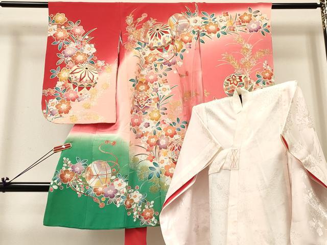 和服（女童） - 平和屋着物[]七五三　女の子　3歳　祝着　三つ身　長襦袢(袷)セット　鞠花文　暈し染め　金銀彩　逸品　DABA3931ma