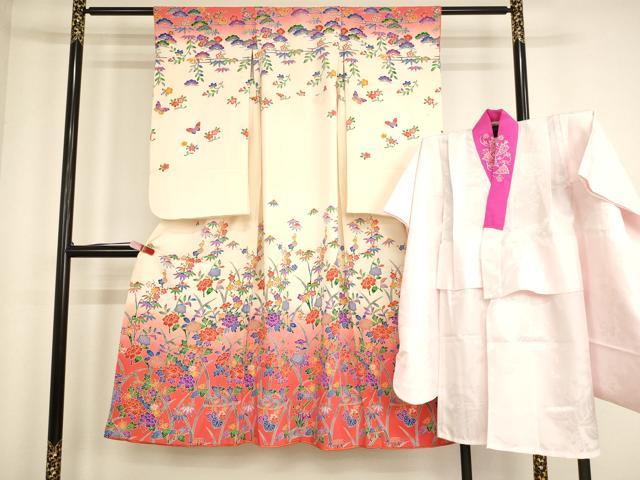 ■■■　サイズ　■■■ 【祝着】 身丈 135.5cm（肩から） 裄丈 44.5cm（肩上げ　6cm） 袖丈 70.5cm　縫込み 7cm 袖幅 30cm 前幅 23cm 後幅 27cm 着物縫いこみ 内揚げ 4cm （腰上げ　0cm） 裄...