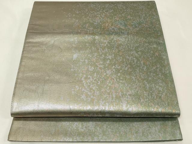 ■■■　サイズ　■■■ 長さ 430cm 幅 31cm程 ■■■　商品詳細　■■■ 【正絹】 詳細に関しましては、画像をご確認ください。 大変上質な逸品になります。 お安く出品致しますので、是非この機会にいかがでしょうか？ ※汚れ等に関しましては、着用時には見えない部分になるかと思いますのであまり気にならずお召になれるかと思います。 ■■■　注意事項　■■■ ■モニター発色の具合により色合いが異なる場合がございます。 ■寸法は多少の誤差が生じる場合がございますのでご了承ください。 ■縫込みの長さが左右非対称の場合は短い部分を記載しております。 左右非対称であってもご返品・お値引き等の保証は出来かねますので、ご了承の上ご購入をお願い致します。 ■シミ等のチェックには注意を払っておりますが、見落としがある場合もございますし、個人の見解も様々ですので神経質な方のご購入はお控えください。 ■箪笥に入っておりました着物や帯なので畳みシワや匂いがあるものもございます。 ■お休みは基本的に土日祝となりますが、その他臨時でお休みする場合がございますのでご了承ください。 ■商品の発送は平日のみの発送となります。 ■夜間と土曜、日曜日はお問い合わせの回答が遅れる場合がございます。 ■当店では、お直し、紋入れ、お手入れ等は承っておりません。 ■生地の状態（ヤケ、経年劣化等）によってはサイズ直しが出来ない場合がございます。 その点もどうかご了承のうえ、ご購入をお願いいたします。 ■弊社で取り扱う商品は一点ものにつき、時期や在庫状況に応じて金額が変更となる場合がございます。 ■検針は行っておりません。予めご了承いただきますようお願いいたします。 ■【洗える着物】と記載のある商品におきましては、商品お届け後に洗濯を行ってしまってからのご返品にはご対応しかねます。 念の為、専門店でのお手入れをお願いいたします。 ■着物のサイズ目安は下記を参考ください↓ ＜女性着物＞　お端折り次第で＋5cm　−1cmが着用可能サイズ 　例）身丈170cmの場合、身長160cm〜175cm ＜男性着物＞　身丈＋約25cm〜27cm程が適応身長 　例）身丈155cmの場合、身長180〜182cm
