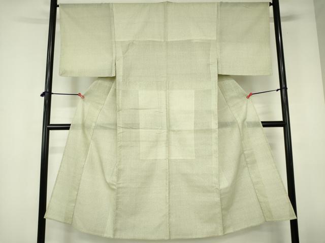 ■■■　サイズ　■■■ 身丈 141cm（肩から） 裄丈 66cm 袖丈 49.5cm　縫込み 3.5cm 袖幅 33cm 前幅 26.5cm 後幅 30.5cm 着物縫いこみ 内揚げ 5cm 裄 お袖側 約1.5cm　身頃側 約1cm ■■■　商品詳細　■■■ 【交織】 状態は接写画像のように居敷当て・肩当てに薄い汚れがございますがその他表地は特に目立ったシミ汚れなどもなく大変良い状態です。 お安く出品致しますので、是非この機会にいかがでしょうか？ ■■■　注意事項　■■■ ■モニター発色の具合により色合いが異なる場合がございます。 ■寸法は多少の誤差が生じる場合がございますのでご了承ください。 ■縫込みの長さが左右非対称の場合は短い部分を記載しております。 左右非対称であってもご返品・お値引き等の保証は出来かねますので、ご了承の上ご購入をお願い致します。 ■シミ等のチェックには注意を払っておりますが、見落としがある場合もございますし、個人の見解も様々ですので神経質な方のご購入はお控えください。 ■箪笥に入っておりました着物や帯なので畳みシワや匂いがあるものもございます。 ■お休みは基本的に土日祝となりますが、その他臨時でお休みする場合がございますのでご了承ください。 ■商品の発送は平日のみの発送となります。 ■夜間と土曜、日曜日はお問い合わせの回答が遅れる場合がございます。 ■当店では、お直し、紋入れ、お手入れ等は承っておりません。 ■生地の状態（ヤケ、経年劣化等）によってはサイズ直しが出来ない場合がございます。 その点もどうかご了承のうえ、ご購入をお願いいたします。 ■弊社で取り扱う商品は一点ものにつき、時期や在庫状況に応じて金額が変更となる場合がございます。 ■検針は行っておりません。予めご了承いただきますようお願いいたします。 ■【洗える着物】と記載のある商品におきましては、商品お届け後に洗濯を行ってしまってからのご返品にはご対応しかねます。 念の為、専門店でのお手入れをお願いいたします。 ■写真に写っている物が全てになります。それ以外の付属品はございませんのでご了承ください。 ■状態に関する写真につきましては、掲載可能な写真枚数に限りがあるため、各箇所につき1枚参考画像を掲載しております。 ■着物のサイズ目安は下記を参考ください↓ ＜女性着物＞　お端折り次第で＋5cm　−1cmが着用可能サイズ 　例）身丈170cmの場合、身長160cm〜175cm ＜男性着物＞　身丈＋約25cm〜27cm程が適応身長 　例）身丈155cmの場合、身長180〜182cm