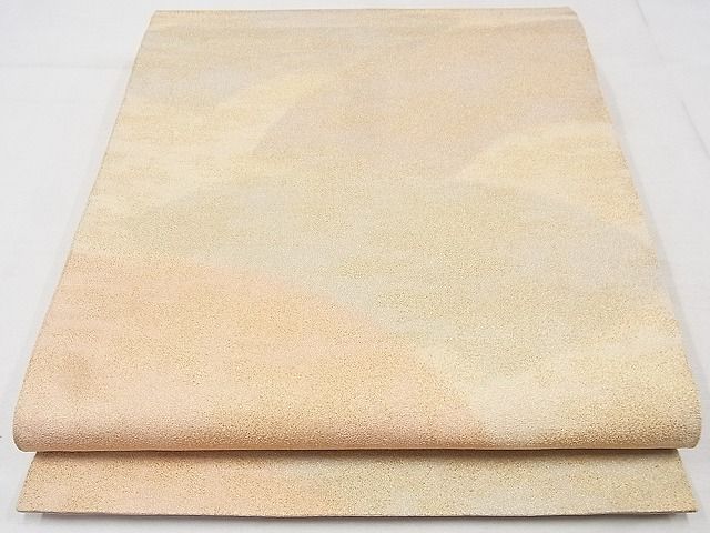 ■■■　サイズ　■■■ 長さ 428cm 幅 30.5cm程 ■■■　商品詳細　■■■ 【正絹】 詳細に関しましては、画像をご確認ください。 大変上質な逸品になります。 お安く出品致しますので、是非この機会にいかがでしょうか？ ※汚れ等に関しましては、着用時には見えない部分になるかと思いますのであまり気にならずお召になれるかと思います。 ■■■　注意事項　■■■ ■モニター発色の具合により色合いが異なる場合がございます。 ■寸法は多少の誤差が生じる場合がございますのでご了承ください。 ■縫込みの長さが左右非対称の場合は短い部分を記載しております。 左右非対称であってもご返品・お値引き等の保証は出来かねますので、ご了承の上ご購入をお願い致します。 ■シミ等のチェックには注意を払っておりますが、見落としがある場合もございますし、個人の見解も様々ですので神経質な方のご購入はお控えください。 ■箪笥に入っておりました着物や帯なので畳みシワや匂いがあるものもございます。 ■お休みは基本的に土日祝となりますが、その他臨時でお休みする場合がございますのでご了承ください。 ■商品の発送は平日のみの発送となります。 ■夜間と土曜、日曜日はお問い合わせの回答が遅れる場合がございます。 ■当店では、お直し、紋入れ、お手入れ等は承っておりません。 ■生地の状態（ヤケ、経年劣化等）によってはサイズ直しが出来ない場合がございます。 その点もどうかご了承のうえ、ご購入をお願いいたします。 ■弊社で取り扱う商品は一点ものにつき、時期や在庫状況に応じて金額が変更となる場合がございます。 ■検針は行っておりません。予めご了承いただきますようお願いいたします。 ■【洗える着物】と記載のある商品におきましては、商品お届け後に洗濯を行ってしまってからのご返品にはご対応しかねます。 念の為、専門店でのお手入れをお願いいたします。 ■着物のサイズ目安は下記を参考ください↓ ＜女性着物＞　お端折り次第で＋5cm　−1cmが着用可能サイズ 　例）身丈170cmの場合、身長160cm〜175cm ＜男性着物＞　身丈＋約25cm〜27cm程が適応身長 　例）身丈155cmの場合、身長180〜182cm