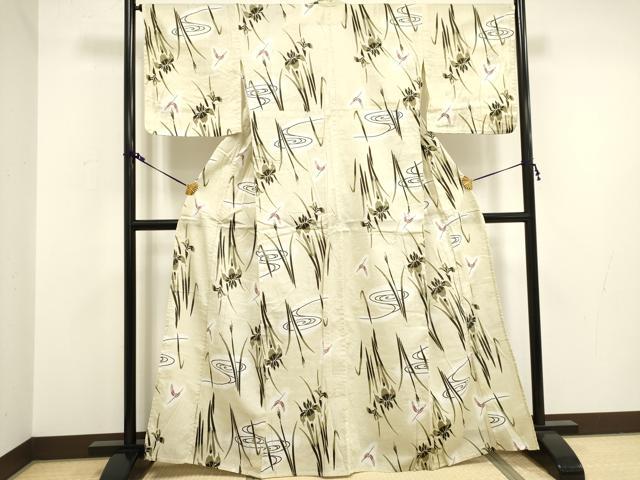 ■■■　サイズ　■■■ 身丈 163cm（肩から） 裄丈 66cm 袖丈 48cm　縫込み 1.5cm 袖幅 33cm 前幅 26cm 後幅 32cm 着物縫いこみ 内揚げ 0cm 裄 お袖側 約0cm　身頃側 約0cm ■■■　商品詳細　■■■ 【綿】 状態は接写画像のように右袖前に汚れがございますが その他特に目立ったシミ汚れなどもなく大変良い状態です。 大変上質な逸品になります。 お安く出品致しますので、是非この機会にいかがでしょうか？ ■■■　注意事項　■■■ ■モニター発色の具合により色合いが異なる場合がございます。 ■寸法は多少の誤差が生じる場合がございますのでご了承ください。 ■シミ等のチェックには注意を払っておりますが、見落としがある場合もございますし、個人の見解も様々ですので神経質な方のご購入はお控えください。 ■箪笥に入っておりました着物や帯なので畳みシワや匂いがあるものもございます。 ■お休みは基本的に土日祝となりますが、その他臨時でお休みする場合がございますのでご了承ください。 ■商品の発送は平日のみの発送となります。 ■夜間と土曜、日曜日はお問い合わせの回答が遅れる場合がございます。 ■当店では、お直し、紋入れ、お手入れ等は承っておりません。 ■生地の状態（ヤケ、経年劣化等）によってはサイズ直しが出来ない場合がございます。 その点もどうかご了承のうえ、ご購入をお願いいたします。 ■着物のサイズ目安は下記を参考ください↓ ＜女性着物＞　身長-10cm+5cmが着用可能サイズ(お端折り次第) 　例）身長160cmの方→着物身丈150cm〜165cm ＜男性着物＞　身長-27cm ±5cmが着用可能サイズ 　例）身長170cmの方→着物身丈138cm〜148cm