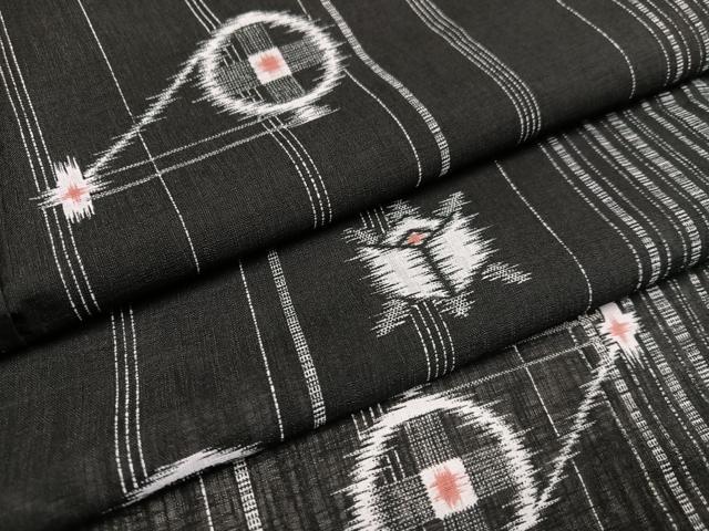 平和屋着物＊夏物　小紋　糸巻　糸車　黒地　洗える着物　AAAU9598ph