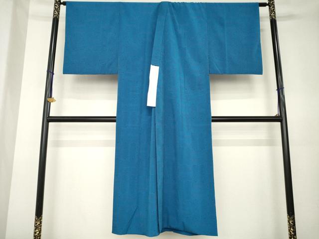 ■■■　サイズ　■■■ 身丈 141cm（肩から） 裄丈 69cm 袖丈 50cm　縫込み 2.5cm 袖幅 34cm 前幅 32cm 後幅 33cm 着物縫いこみ 内揚げ 0cm 裄 お袖側 約2.5cm　身頃側 約1cm ■■■　商品詳細　■■■ 【交織】 状態は接写画像のように胴裏にシミ、衿山に薄い汚れがございますが その他特に目立ったシミ汚れなどもなく大変良い状態です。 お安く出品致しますので、是非この機会にいかがでしょうか？ ■■■　注意事項　■■■ ■モニター発色の具合により色合いが異なる場合がございます。 ■寸法は多少の誤差が生じる場合がございますのでご了承ください。 ■縫込みの長さが左右非対称の場合は短い部分を記載しております。 左右非対称であってもご返品・お値引き等の保証は出来かねますので、ご了承の上ご購入をお願い致します。 ■シミ等のチェックには注意を払っておりますが、見落としがある場合もございますし、個人の見解も様々ですので神経質な方のご購入はお控えください。 ■箪笥に入っておりました着物や帯なので畳みシワや匂いがあるものもございます。 ■お休みは基本的に土日祝となりますが、その他臨時でお休みする場合がございますのでご了承ください。 ■商品の発送は平日のみの発送となります。 ■夜間と土曜、日曜日はお問い合わせの回答が遅れる場合がございます。 ■当店では、お直し、紋入れ、お手入れ等は承っておりません。 ■生地の状態（ヤケ、経年劣化等）によってはサイズ直しが出来ない場合がございます。 その点もどうかご了承のうえ、ご購入をお願いいたします。 ■弊社で取り扱う商品は一点ものにつき、時期や在庫状況に応じて金額が変更となる場合がございます。 ■検針は行っておりません。予めご了承いただきますようお願いいたします。 ■【洗える着物】と記載のある商品におきましては、商品お届け後に洗濯を行ってしまってからのご返品にはご対応しかねます。 念の為、専門店でのお手入れをお願いいたします。 ■写真に写っている物が全てになります。それ以外の付属品はございませんのでご了承ください。 ■状態に関する写真につきましては、掲載可能な写真枚数に限りがあるため、各箇所につき1枚参考画像を掲載しております。 ■着物のサイズ目安は下記を参考ください↓ ＜女性着物＞　お端折り次第で＋5cm　−1cmが着用可能サイズ 　例）身丈170cmの場合、身長160cm〜175cm ＜男性着物＞　身丈＋約25cm〜27cm程が適応身長 　例）身丈155cmの場合、身長180〜182cm