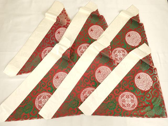 ■■■　サイズ　■■■ 縦 約39cm 横 約63cm ■■■　商品詳細　■■■ ※こちらのお品はまとめての出品となりますので、 汚れ・サイズ等の詳細は記載しておりません。 ご理解の上でのご入札をお願い致します。 大変上質な逸品になります。 お安く出品致しますので、是非この機会にいかがでしょうか？ ※若干たたみシワがございます。 ■■■　注意事項　■■■ ■モニター発色の具合により色合いが異なる場合がございます。 ■寸法は多少の誤差が生じる場合がございますのでご了承ください。 ■縫込みの長さが左右非対称の場合は短い部分を記載しております。 左右非対称であってもご返品・お値引き等の保証は出来かねますので、ご了承の上ご購入をお願い致します。 ■シミ等のチェックには注意を払っておりますが、見落としがある場合もございますし、個人の見解も様々ですので神経質な方のご購入はお控えください。 ■箪笥に入っておりました着物や帯なので畳みシワや匂いがあるものもございます。 ■お休みは基本的に土日祝となりますが、その他臨時でお休みする場合がございますのでご了承ください。 ■商品の発送は平日のみの発送となります。 ■夜間と土曜、日曜日はお問い合わせの回答が遅れる場合がございます。 ■当店では、お直し、紋入れ、お手入れ等は承っておりません。 ■生地の状態（ヤケ、経年劣化等）によってはサイズ直しが出来ない場合がございます。 その点もどうかご了承のうえ、ご購入をお願いいたします。 ■弊社で取り扱う商品は一点ものにつき、時期や在庫状況に応じて金額が変更となる場合がございます。 ■検針は行っておりません。予めご了承いただきますようお願いいたします。 ■【洗える着物】と記載のある商品におきましては、商品お届け後に洗濯を行ってしまってからのご返品にはご対応しかねます。 念の為、専門店でのお手入れをお願いいたします。 ■写真に写っている物が全てになります。 それ以外の付属品はございませんのでご了承ください。 ■状態に関する写真につきましては、掲載可能な写真枚数に限りがあるため、 各箇所につき1枚参考画像を掲載しております。 ■着物のサイズ目安は下記を参考ください↓ ＜女性着物＞　お端折り次第で＋5cm　−10cmが着用可能サイズ 　例）身丈170cmの場合、身長160cm〜175cm ＜男性着物＞　身丈＋約25cm〜27cm程が適応身長 　例）身丈155cmの場合、身長180cm〜182cm