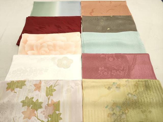 ■■■　商品詳細　■■■ 【正絹】 状態は特に目立ったシミ汚れなどもなく大変良い状態です。 大変上質な逸品になります。 お安く出品致しますので、是非この機会にいかがでしょうか？ ■■■　注意事項　■■■ ■モニター発色の具合により色合いが異なる場合がございます。 ■寸法は多少の誤差が生じる場合がございますのでご了承ください。 ■縫込みの長さが左右非対称の場合は短い部分を記載しております。 左右非対称であってもご返品・お値引き等の保証は出来かねますので、ご了承の上ご購入をお願い致します。 ■シミ等のチェックには注意を払っておりますが、見落としがある場合もございますし、個人の見解も様々ですので神経質な方のご購入はお控えください。 ■箪笥に入っておりました着物や帯なので畳みシワや匂いがあるものもございます。 ■お休みは基本的に土日祝となりますが、その他臨時でお休みする場合がございますのでご了承ください。 ■商品の発送は平日のみの発送となります。 ■夜間と土曜、日曜日はお問い合わせの回答が遅れる場合がございます。 ■当店では、お直し、紋入れ、お手入れ等は承っておりません。 ■生地の状態（ヤケ、経年劣化等）によってはサイズ直しが出来ない場合がございます。 その点もどうかご了承のうえ、ご購入をお願いいたします。 ■弊社で取り扱う商品は一点ものにつき、時期や在庫状況に応じて金額が変更となる場合がございます。 ■検針は行っておりません。予めご了承いただきますようお願いいたします。 ■【洗える着物】と記載のある商品におきましては、商品お届け後に洗濯を行ってしまってからのご返品にはご対応しかねます。 念の為、専門店でのお手入れをお願いいたします。 ■着物のサイズ目安は下記を参考ください↓ ＜女性着物＞　お端折り次第で＋5cm　−1cmが着用可能サイズ 　例）身丈170cmの場合、身長160cm〜175cm ＜男性着物＞　身丈＋約25cm〜27cm程が適応身長 　例）身丈155cmの場合、身長180〜182cm