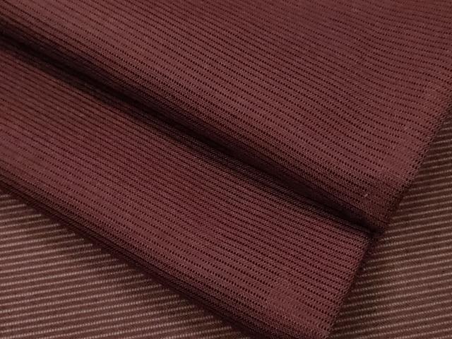 ■■■　サイズ　■■■ 身丈 154cm（肩から） 裄丈 66cm 袖丈 44cm　縫込み 5.5cm 袖幅 33.5cm 前幅 24.5cm 後幅 29cm 着物縫いこみ 内揚げ 0cm 裄 お袖側 約1cm　身頃側 約1.5cm ■■■　商品詳細　■■■ 【化繊・紋無し】 状態は接写画像のように右袖・衿裏・衿に薄い汚れがございますが その他特に目立ったシミ汚れなどもなく大変良い状態です。 お安く出品致しますので、是非この機会にいかがでしょうか？※ご自身で洗濯された場合の保証はできかねます。 専門店にご相談ください。 ■■■　注意事項　■■■ ■モニター発色の具合により色合いが異なる場合がございます。 ■寸法は多少の誤差が生じる場合がございますのでご了承ください。 ■縫込みの長さが左右非対称の場合は短い部分を記載しております。 左右非対称であってもご返品・お値引き等の保証は出来かねますので、ご了承の上ご購入をお願い致します。 ■シミ等のチェックには注意を払っておりますが、見落としがある場合もございますし、個人の見解も様々ですので神経質な方のご購入はお控えください。 ■箪笥に入っておりました着物や帯なので畳みシワや匂いがあるものもございます。 ■お休みは基本的に土日祝となりますが、その他臨時でお休みする場合がございますのでご了承ください。 ■商品の発送は平日のみの発送となります。 ■夜間と土曜、日曜日はお問い合わせの回答が遅れる場合がございます。 ■当店では、お直し、紋入れ、お手入れ等は承っておりません。 ■生地の状態（ヤケ、経年劣化等）によってはサイズ直しが出来ない場合がございます。 その点もどうかご了承のうえ、ご購入をお願いいたします。 ■弊社で取り扱う商品は一点ものにつき、時期や在庫状況に応じて金額が変更となる場合がございます。 ■検針は行っておりません。予めご了承いただきますようお願いいたします。 ■【洗える着物】と記載のある商品におきましては、商品お届け後に洗濯を行ってしまってからのご返品にはご対応しかねます。 念の為、専門店でのお手入れをお願いいたします。 ■着物のサイズ目安は下記を参考ください↓ ＜女性着物＞　お端折り次第で＋5cm　−1cmが着用可能サイズ 　例）身丈170cmの場合、身長160cm〜175cm ＜男性着物＞　身丈＋約25cm〜27cm程が適応身長 　例）身丈155cmの場合、身長180〜182cm