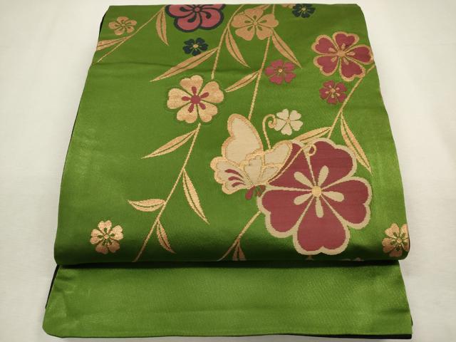 ■■■　サイズ　■■■ 長さ 410cm　幅 25cm程 ■■■　商品詳細　■■■ 【化繊・芯なし】 状態は1,2回程しか締めておらず 特に目立ったシミ汚れなどもなく大変良い状態です。 お安く出品致しますので、是非この機会にいかがでしょうか？ ※2種類の太鼓を作ることができます。 ■■■　注意事項　■■■ ■モニター発色の具合により色合いが異なる場合がございます。 ■寸法は多少の誤差が生じる場合がございますのでご了承ください。 ■縫込みの長さが左右非対称の場合は短い部分を記載しております。 左右非対称であってもご返品・お値引き等の保証は出来かねますので、ご了承の上ご購入をお願い致します。 ■シミ等のチェックには注意を払っておりますが、見落としがある場合もございますし、個人の見解も様々ですので神経質な方のご購入はお控えください。 ■箪笥に入っておりました着物や帯なので畳みシワや匂いがあるものもございます。 ■お休みは基本的に土日祝となりますが、その他臨時でお休みする場合がございますのでご了承ください。 ■商品の発送は平日のみの発送となります。 ■夜間と土曜、日曜日はお問い合わせの回答が遅れる場合がございます。 ■当店では、お直し、紋入れ、お手入れ等は承っておりません。 ■生地の状態（ヤケ、経年劣化等）によってはサイズ直しが出来ない場合がございます。 その点もどうかご了承のうえ、ご購入をお願いいたします。 ■弊社で取り扱う商品は一点ものにつき、時期や在庫状況に応じて金額が変更となる場合がございます。 ■検針は行っておりません。予めご了承いただきますようお願いいたします。 ■【洗える着物】と記載のある商品におきましては、商品お届け後に洗濯を行ってしまってからのご返品にはご対応しかねます。 念の為、専門店でのお手入れをお願いいたします。 ■写真に写っている物が全てになります。それ以外の付属品はございませんのでご了承ください。 ■状態に関する写真につきましては、掲載可能な写真枚数に限りがあるため、各箇所につき1枚参考画像を掲載しております。 ■着物のサイズ目安は下記を参考ください↓ ＜女性着物＞　お端折り次第で＋5cm　−1cmが着用可能サイズ 　例）身丈170cmの場合、身長160cm〜175cm ＜男性着物＞　身丈＋約25cm〜27cm程が適応身長 　例）身丈155cmの場合、身長180〜182cm