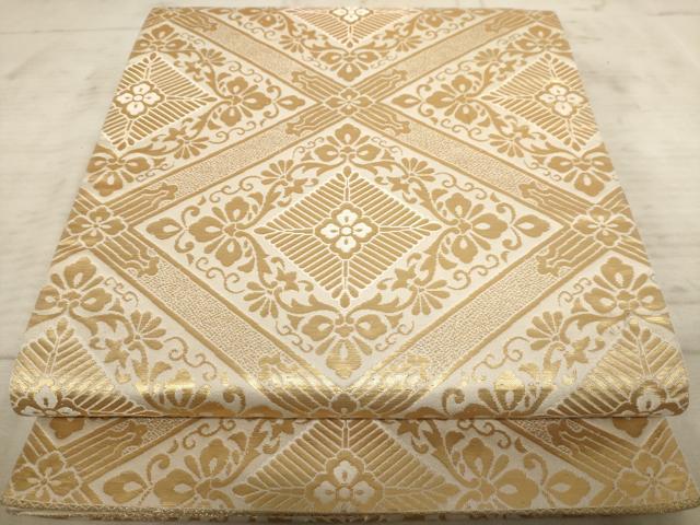 ■■■　サイズ　■■■ 長さ 420cm 幅 30cm程 ■■■　商品詳細　■■■ 【正絹】 詳細に関しましては、画像をご確認ください。 大変上質な逸品になります。 お安く出品致しますので、是非この機会にいかがでしょうか？ ※汚れ等に関しま...