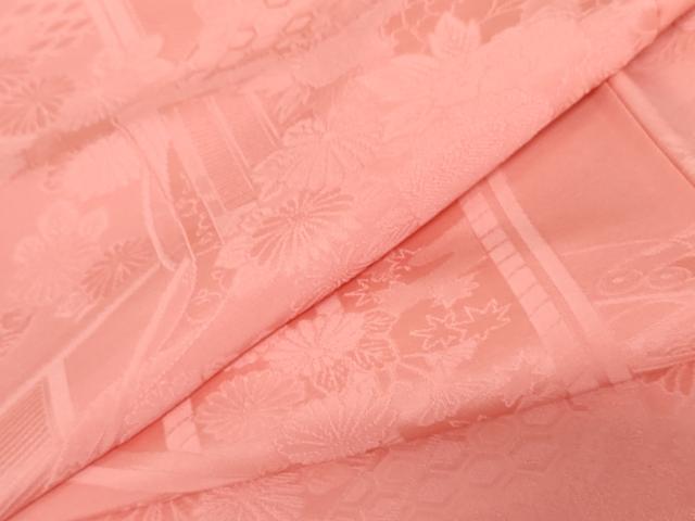 ■■■　サイズ　■■■ 身丈 155cm（肩から） 裄丈 64.5cm 袖丈 53cm　縫込み 3cm 袖幅 34.5cm 前幅 23cm 後幅 28cm 着物縫いこみ 内揚げ 0cm 裄 お袖側 約1cm　身頃側 約3cm ■■■　商品詳細　■■■ 【正絹・紋なし】 状態は特に目立ったシミ汚れなどもなく大変良い状態です。 大変上質な逸品になります。 お安く出品致しますので、是非この機会にいかがでしょうか？ ■■■　注意事項　■■■ ■モニター発色の具合により色合いが異なる場合がございます。 ■寸法は多少の誤差が生じる場合がございますのでご了承ください。 ■縫込みの長さが左右非対称の場合は短い部分を記載しております。 左右非対称であってもご返品・お値引き等の保証は出来かねますので、ご了承の上ご購入をお願い致します。 ■シミ等のチェックには注意を払っておりますが、見落としがある場合もございますし、個人の見解も様々ですので神経質な方のご購入はお控えください。 ■箪笥に入っておりました着物や帯なので畳みシワや匂いがあるものもございます。 ■お休みは基本的に土日祝となりますが、その他臨時でお休みする場合がございますのでご了承ください。 ■商品の発送は平日のみの発送となります。 ■夜間と土曜、日曜日はお問い合わせの回答が遅れる場合がございます。 ■当店では、お直し、紋入れ、お手入れ等は承っておりません。 ■生地の状態（ヤケ、経年劣化等）によってはサイズ直しが出来ない場合がございます。 その点もどうかご了承のうえ、ご購入をお願いいたします。 ■弊社で取り扱う商品は一点ものにつき、時期や在庫状況に応じて金額が変更となる場合がございます。 ■検針は行っておりません。予めご了承いただきますようお願いいたします。 ■【洗える着物】と記載のある商品におきましては、商品お届け後に洗濯を行ってしまってからのご返品にはご対応しかねます。 念の為、専門店でのお手入れをお願いいたします。 ■着物のサイズ目安は下記を参考ください↓ ＜女性着物＞　お端折り次第で＋5cm　−1cmが着用可能サイズ 　例）身丈170cmの場合、身長160cm〜175cm ＜男性着物＞　身丈＋約25cm〜27cm程が適応身長 　例）身丈155cmの場合、身長180〜182cm