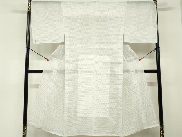 ■■■　サイズ　■■■ 身丈 143.5cm（肩から） 裄丈 72.5cm 袖丈 49cm　縫込み 3.5cm 袖幅 37cm 前幅 27.5cm 後幅 31cm 着物縫いこみ 内揚げ 3cm 裄 お袖側 約0cm　身頃側 約0cm ■■■　商品詳細　■■■ 【綿麻】 状態は特に目立ったシミ汚れなどもなく大変良い状態です。 大変上質な逸品になります。 お安く出品致しますので、是非この機会にいかがでしょうか？ ■■■　注意事項　■■■ ■モニター発色の具合により色合いが異なる場合がございます。 ■寸法は多少の誤差が生じる場合がございますのでご了承ください。 ■縫込みの長さが左右非対称の場合は短い部分を記載しております。 左右非対称であってもご返品・お値引き等の保証は出来かねますので、ご了承の上ご購入をお願い致します。 ■シミ等のチェックには注意を払っておりますが、見落としがある場合もございますし、個人の見解も様々ですので神経質な方のご購入はお控えください。 ■箪笥に入っておりました着物や帯なので畳みシワや匂いがあるものもございます。 ■お休みは基本的に土日祝となりますが、その他臨時でお休みする場合がございますのでご了承ください。 ■商品の発送は平日のみの発送となります。 ■夜間と土曜、日曜日はお問い合わせの回答が遅れる場合がございます。 ■当店では、お直し、紋入れ、お手入れ等は承っておりません。 ■生地の状態（ヤケ、経年劣化等）によってはサイズ直しが出来ない場合がございます。 その点もどうかご了承のうえ、ご購入をお願いいたします。 ■弊社で取り扱う商品は一点ものにつき、時期や在庫状況に応じて金額が変更となる場合がございます。 ■検針は行っておりません。予めご了承いただきますようお願いいたします。 ■【洗える着物】と記載のある商品におきましては、商品お届け後に洗濯を行ってしまってからのご返品にはご対応しかねます。 念の為、専門店でのお手入れをお願いいたします。 ■写真に写っている物が全てになります。それ以外の付属品はございませんのでご了承ください。 ■状態に関する写真につきましては、掲載可能な写真枚数に限りがあるため、各箇所につき1枚参考画像を掲載しております。 ■着物のサイズ目安は下記を参考ください↓ ＜女性着物＞　お端折り次第で＋5cm　−1cmが着用可能サイズ 　例）身丈170cmの場合、身長160cm〜175cm ＜男性着物＞　身丈＋約25cm〜27cm程が適応身長 　例）身丈155cmの場合、身長180〜182cm