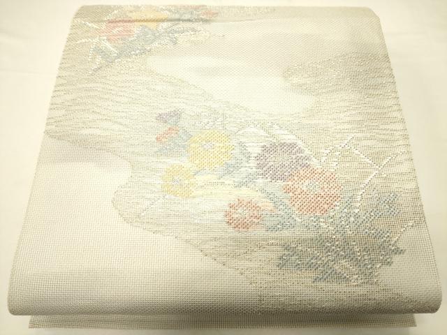 ■■■　サイズ　■■■ 長さ 452cm 幅 31cm程 ■■■　商品詳細　■■■ 【正絹・関西仕立て】 状態は接写画像のように 手先に薄い汚れ、太鼓上部から手先に折れ山の線汚れがございますが その他特に目立ったシミ汚れなどもなく大変良い状態です。 大変上質な逸品になります。 お安く出品致しますので、是非この機会にいかがでしょうか？ ■■■　注意事項　■■■ ■モニター発色の具合により色合いが異なる場合がございます。 ■寸法は多少の誤差が生じる場合がございますのでご了承ください。 ■縫込みの長さが左右非対称の場合は短い部分を記載しております。 左右非対称であってもご返品・お値引き等の保証は出来かねますので、ご了承の上ご購入をお願い致します。 ■シミ等のチェックには注意を払っておりますが、見落としがある場合もございますし、個人の見解も様々ですので神経質な方のご購入はお控えください。 ■箪笥に入っておりました着物や帯なので畳みシワや匂いがあるものもございます。 ■お休みは基本的に土日祝となりますが、その他臨時でお休みする場合がございますのでご了承ください。 ■商品の発送は平日のみの発送となります。 ■夜間と土曜、日曜日はお問い合わせの回答が遅れる場合がございます。 ■当店では、お直し、紋入れ、お手入れ等は承っておりません。 ■生地の状態（ヤケ、経年劣化等）によってはサイズ直しが出来ない場合がございます。 その点もどうかご了承のうえ、ご購入をお願いいたします。 ■弊社で取り扱う商品は一点ものにつき、時期や在庫状況に応じて金額が変更となる場合がございます。 ■検針は行っておりません。予めご了承いただきますようお願いいたします。 ■【洗える着物】と記載のある商品におきましては、商品お届け後に洗濯を行ってしまってからのご返品にはご対応しかねます。 念の為、専門店でのお手入れをお願いいたします。 ■着物のサイズ目安は下記を参考ください↓ ＜女性着物＞　お端折り次第で＋5cm　−1cmが着用可能サイズ 　例）身丈170cmの場合、身長160cm〜175cm ＜男性着物＞　身丈＋約25cm〜27cm程が適応身長 　例）身丈155cmの場合、身長180〜182cm