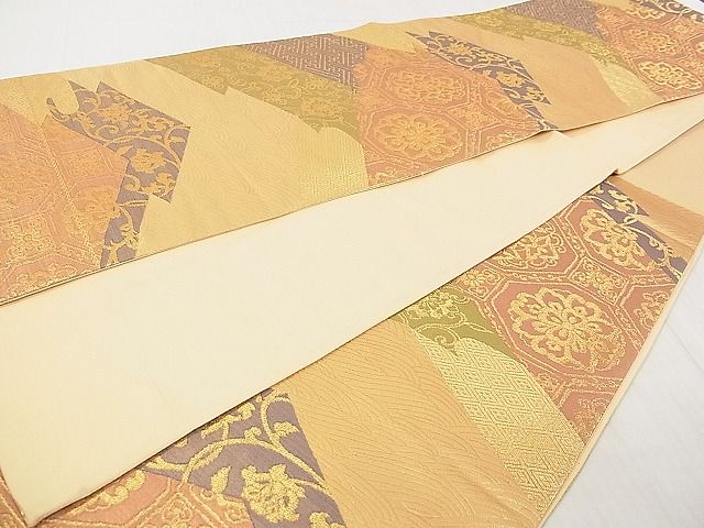 平和屋の平和屋着物■六通柄袋帯 松皮取り吉祥花文 金糸 逸品 DAAA3159rt｜アングル3