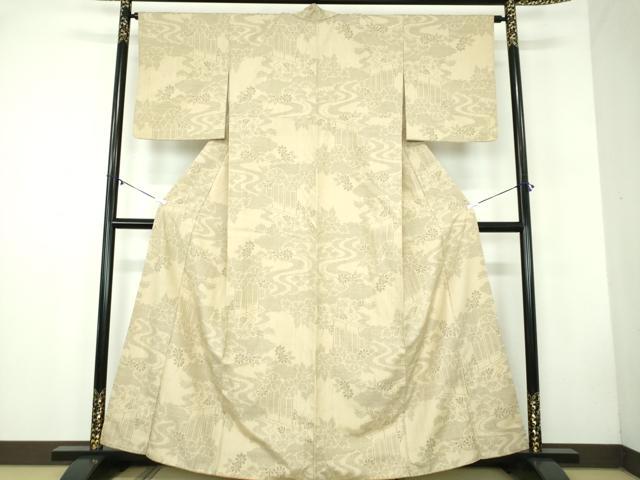 ■■■　サイズ　■■■ 身丈 160.5cm（肩から） 裄丈 64.5cm 袖丈 49cm　縫込み 6.5cm 袖幅 32cm 前幅 23.5cm 後幅 30.5cm 着物縫いこみ 内揚げ 3.5cm 裄 お袖側 約3.5cm　身頃側 約2.5cm ■■■　商品詳細　■■■ 【正絹】 状態は特に目立ったシミ汚れなどもなく大変良い状態です。 大変上質な逸品になります。 お安く出品致しますので、是非この機会にいかがでしょうか？ ■■■　注意事項　■■■ ■モニター発色の具合により色合いが異なる場合がございます。 ■寸法は多少の誤差が生じる場合がございますのでご了承ください。 ■縫込みの長さが左右非対称の場合は短い部分を記載しております。 左右非対称であってもご返品・お値引き等の保証は出来かねますので、ご了承の上ご購入をお願い致します。 ■シミ等のチェックには注意を払っておりますが、見落としがある場合もございますし、個人の見解も様々ですので神経質な方のご購入はお控えください。 ■箪笥に入っておりました着物や帯なので畳みシワや匂いがあるものもございます。 ■お休みは基本的に土日祝となりますが、その他臨時でお休みする場合がございますのでご了承ください。 ■商品の発送は平日のみの発送となります。 ■夜間と土曜、日曜日はお問い合わせの回答が遅れる場合がございます。 ■当店では、お直し、紋入れ、お手入れ等は承っておりません。 ■生地の状態（ヤケ、経年劣化等）によってはサイズ直しが出来ない場合がございます。 その点もどうかご了承のうえ、ご購入をお願いいたします。 ■弊社で取り扱う商品は一点ものにつき、時期や在庫状況に応じて金額が変更となる場合がございます。 ■検針は行っておりません。予めご了承いただきますようお願いいたします。 ■【洗える着物】と記載のある商品におきましては、商品お届け後に洗濯を行ってしまってからのご返品にはご対応しかねます。 念の為、専門店でのお手入れをお願いいたします。 ■着物のサイズ目安は下記を参考ください↓ ＜女性着物＞　お端折り次第で＋5cm　−1cmが着用可能サイズ 　例）身丈170cmの場合、身長160cm〜175cm ＜男性着物＞　身丈＋約25cm〜27cm程が適応身長 　例）身丈155cmの場合、身長180〜182cm