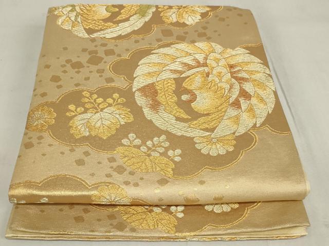 ■■■　サイズ　■■■ 長さ 412cm 幅 30.5cm程 ■■■　商品詳細　■■■ 【正絹・芯なし】 詳細に関しましては、画像をご確認ください。 大変上質な逸品になります。 お安く出品致しますので、是非この機会にいかがでしょうか？ ※汚れ等に関しましては、着用時には見えない部分になるかと思いますのであまり気にならずお召になれるかと思います。 ■■■　注意事項　■■■ ■モニター発色の具合により色合いが異なる場合がございます。 ■寸法は多少の誤差が生じる場合がございますのでご了承ください。 ■縫込みの長さが左右非対称の場合は短い部分を記載しております。 左右非対称であってもご返品・お値引き等の保証は出来かねますので、ご了承の上ご購入をお願い致します。 ■シミ等のチェックには注意を払っておりますが、見落としがある場合もございますし、個人の見解も様々ですので神経質な方のご購入はお控えください。 ■箪笥に入っておりました着物や帯なので畳みシワや匂いがあるものもございます。 ■お休みは基本的に土日祝となりますが、その他臨時でお休みする場合がございますのでご了承ください。 ■商品の発送は平日のみの発送となります。 ■夜間と土曜、日曜日はお問い合わせの回答が遅れる場合がございます。 ■当店では、お直し、紋入れ、お手入れ等は承っておりません。 ■生地の状態（ヤケ、経年劣化等）によってはサイズ直しが出来ない場合がございます。 その点もどうかご了承のうえ、ご購入をお願いいたします。 ■弊社で取り扱う商品は一点ものにつき、時期や在庫状況に応じて金額が変更となる場合がございます。 ■検針は行っておりません。予めご了承いただきますようお願いいたします。 ■【洗える着物】と記載のある商品におきましては、商品お届け後に洗濯を行ってしまってからのご返品にはご対応しかねます。 念の為、専門店でのお手入れをお願いいたします。 ■着物のサイズ目安は下記を参考ください↓ ＜女性着物＞　お端折り次第で＋5cm　−1cmが着用可能サイズ 　例）身丈170cmの場合、身長160cm〜175cm ＜男性着物＞　身丈＋約25cm〜27cm程が適応身長 　例）身丈155cmの場合、身長180〜182cm