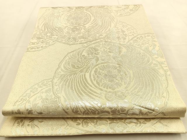 ■■■　サイズ　■■■ 長さ 426cm 幅 30.5cm程 ■■■　商品詳細　■■■ 【正絹・関西仕立て】 詳細に関しましては、画像をご確認ください。 大変上質な逸品になります。 お安く出品致しますので、是非この機会にいかがでしょうか？ ※汚れ等に関しましては、着用時には見えない部分になるかと思いますのであまり気にならずお召になれるかと思います。 ■■■　注意事項　■■■ ■モニター発色の具合により色合いが異なる場合がございます。 ■寸法は多少の誤差が生じる場合がございますのでご了承ください。 ■縫込みの長さが左右非対称の場合は短い部分を記載しております。 左右非対称であってもご返品・お値引き等の保証は出来かねますので、ご了承の上ご購入をお願い致します。 ■シミ等のチェックには注意を払っておりますが、見落としがある場合もございますし、個人の見解も様々ですので神経質な方のご購入はお控えください。 ■箪笥に入っておりました着物や帯なので畳みシワや匂いがあるものもございます。 ■お休みは基本的に土日祝となりますが、その他臨時でお休みする場合がございますのでご了承ください。 ■商品の発送は平日のみの発送となります。 ■夜間と土曜、日曜日はお問い合わせの回答が遅れる場合がございます。 ■当店では、お直し、紋入れ、お手入れ等は承っておりません。 ■生地の状態（ヤケ、経年劣化等）によってはサイズ直しが出来ない場合がございます。 その点もどうかご了承のうえ、ご購入をお願いいたします。 ■弊社で取り扱う商品は一点ものにつき、時期や在庫状況に応じて金額が変更となる場合がございます。 ■検針は行っておりません。予めご了承いただきますようお願いいたします。 ■【洗える着物】と記載のある商品におきましては、商品お届け後に洗濯を行ってしまってからのご返品にはご対応しかねます。 念の為、専門店でのお手入れをお願いいたします。 ■着物のサイズ目安は下記を参考ください↓ ＜女性着物＞　お端折り次第で＋5cm　−1cmが着用可能サイズ 　例）身丈170cmの場合、身長160cm〜175cm ＜男性着物＞　身丈＋約25cm〜27cm程が適応身長 　例）身丈155cmの場合、身長180〜182cm