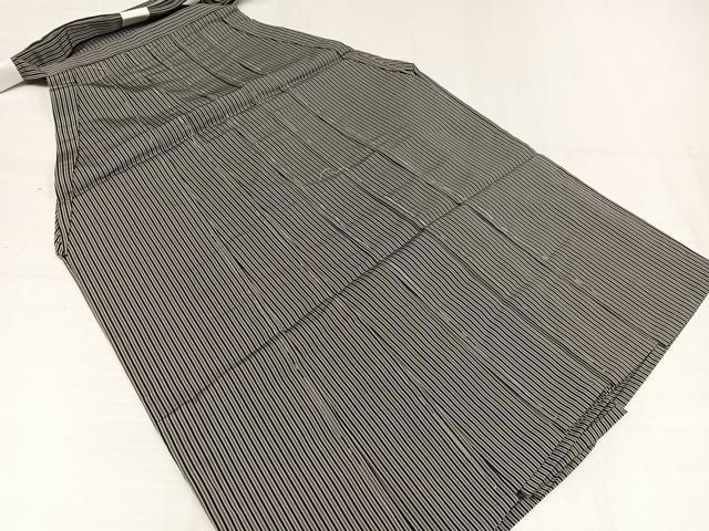 ■■■　サイズ　■■■ 紐下丈　約82.5cm ■■■　商品詳細　■■■ 【正絹・未使用】 状態は特に目立ったシミ汚れなどもなく大変良い状態です。 大変上質な逸品になります。 お安く出品致しますので、是非この機会にいかがでしょうか？ ■■■　注意事項　■■■ ■モニター発色の具合により色合いが異なる場合がございます。 ■寸法は多少の誤差が生じる場合がございますのでご了承ください。 ■縫込みの長さが左右非対称の場合は短い部分を記載しております。 左右非対称であってもご返品・お値引き等の保証は出来かねますので、ご了承の上ご購入をお願い致します。 ■シミ等のチェックには注意を払っておりますが、見落としがある場合もございますし、個人の見解も様々ですので神経質な方のご購入はお控えください。 ■箪笥に入っておりました着物や帯なので畳みシワや匂いがあるものもございます。 ■お休みは基本的に土日祝となりますが、その他臨時でお休みする場合がございますのでご了承ください。 ■商品の発送は平日のみの発送となります。 ■夜間と土曜、日曜日はお問い合わせの回答が遅れる場合がございます。 ■当店では、お直し、紋入れ、お手入れ等は承っておりません。 ■生地の状態（ヤケ、経年劣化等）によってはサイズ直しが出来ない場合がございます。 その点もどうかご了承のうえ、ご購入をお願いいたします。 ■弊社で取り扱う商品は一点ものにつき、時期や在庫状況に応じて金額が変更となる場合がございます。 ■検針は行っておりません。予めご了承いただきますようお願いいたします。 ■【洗える着物】と記載のある商品におきましては、商品お届け後に洗濯を行ってしまってからのご返品にはご対応しかねます。 念の為、専門店でのお手入れをお願いいたします。 ■写真に写っている物が全てになります。それ以外の付属品はございませんのでご了承ください。 ■状態に関する写真につきましては、掲載可能な写真枚数に限りがあるため、各箇所につき1枚参考画像を掲載しております。 ■着物のサイズ目安は下記を参考ください↓ ＜女性着物＞　お端折り次第で＋5cm　－1cmが着用可能サイズ 　例）身丈170cmの場合、身長160cm～175cm ＜男性着物＞　身丈＋約25cm～27cm程が適応身長 　例）身丈155cmの場合、身長180～182cm
