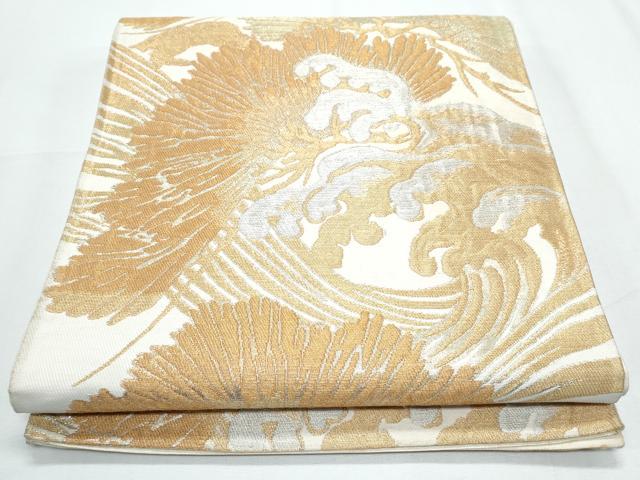 ■■■　サイズ　■■■ 長さ 412cm 幅 30cm程 ■■■　商品詳細　■■■ 【正絹・未仕立て】 詳細に関しましては、画像をご確認ください。 大変上質な逸品になります。 お安く出品致しますので、是非この機会にいかがでしょうか？ ■■■　注意事項　■■■ ■モニター発色の具合により色合いが異なる場合がございます。 ■寸法は多少の誤差が生じる場合がございますのでご了承ください。 ■縫込みの長さが左右非対称の場合は短い部分を記載しております。 左右非対称であってもご返品・お値引き等の保証は出来かねますので、ご了承の上ご購入をお願い致します。 ■シミ等のチェックには注意を払っておりますが、見落としがある場合もございますし、個人の見解も様々ですので神経質な方のご購入はお控えください。 ■箪笥に入っておりました着物や帯なので畳みシワや匂いがあるものもございます。 ■お休みは基本的に土日祝となりますが、その他臨時でお休みする場合がございますのでご了承ください。 ■商品の発送は平日のみの発送となります。 ■夜間と土曜、日曜日はお問い合わせの回答が遅れる場合がございます。 ■当店では、お直し、紋入れ、お手入れ等は承っておりません。 ■生地の状態（ヤケ、経年劣化等）によってはサイズ直しが出来ない場合がございます。 その点もどうかご了承のうえ、ご購入をお願いいたします。 ■弊社で取り扱う商品は一点ものにつき、時期や在庫状況に応じて金額が変更となる場合がございます。 ■検針は行っておりません。予めご了承いただきますようお願いいたします。 ■【洗える着物】と記載のある商品におきましては、商品お届け後に洗濯を行ってしまってからのご返品にはご対応しかねます。 念の為、専門店でのお手入れをお願いいたします。 ■着物のサイズ目安は下記を参考ください↓ ＜女性着物＞　お端折り次第で＋5cm　−1cmが着用可能サイズ 　例）身丈170cmの場合、身長160cm〜175cm ＜男性着物＞　身丈＋約25cm〜27cm程が適応身長 　例）身丈155cmの場合、身長180〜182cm