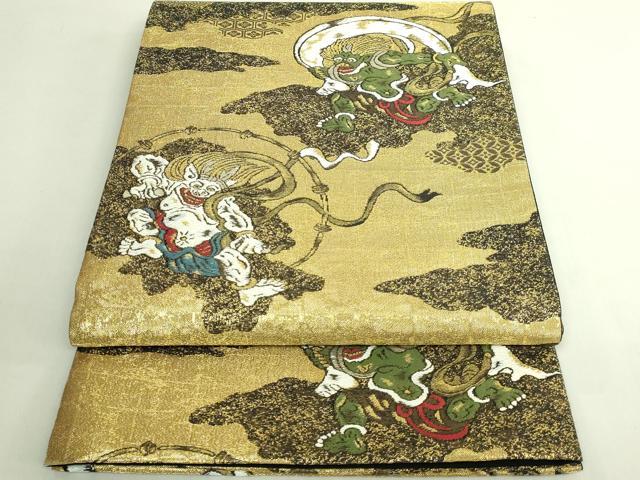 ■■■　サイズ　■■■ 長さ 472cm　幅 31cm程 ■■■　商品詳細　■■■ 【正絹・未使用・未仕立て】 状態は一度も締めておらず 特に目立ったシミ汚れなどもなく大変良い状態です。 大変上質な極上の逸品になります。 お安く出品致しますので、是非この機会にいかがでしょうか？ ■■■　注意事項　■■■ ■モニター発色の具合により色合いが異なる場合がございます。 ■寸法は多少の誤差が生じる場合がございますのでご了承ください。 ■縫込みの長さが左右非対称の場合は短い部分を記載しております。 左右非対称であってもご返品・お値引き等の保証は出来かねますので、ご了承の上ご購入をお願い致します。 ■シミ等のチェックには注意を払っておりますが、見落としがある場合もございますし、個人の見解も様々ですので神経質な方のご購入はお控えください。 ■箪笥に入っておりました着物や帯なので畳みシワや匂いがあるものもございます。 ■お休みは基本的に土日祝となりますが、その他臨時でお休みする場合がございますのでご了承ください。 ■商品の発送は平日のみの発送となります。 ■夜間と土曜、日曜日はお問い合わせの回答が遅れる場合がございます。 ■当店では、お直し、紋入れ、お手入れ等は承っておりません。 ■生地の状態（ヤケ、経年劣化等）によってはサイズ直しが出来ない場合がございます。 その点もどうかご了承のうえ、ご購入をお願いいたします。 ■弊社で取り扱う商品は一点ものにつき、時期や在庫状況に応じて金額が変更となる場合がございます。 ■検針は行っておりません。予めご了承いただきますようお願いいたします。 ■【洗える着物】と記載のある商品におきましては、商品お届け後に洗濯を行ってしまってからのご返品にはご対応しかねます。 念の為、専門店でのお手入れをお願いいたします。 ■写真に写っている物が全てになります。 それ以外の付属品はございませんのでご了承ください。 ■状態に関する写真につきましては、掲載可能な写真枚数に限りがあるため、 各箇所につき1枚参考画像を掲載しております。 ■着物のサイズ目安は下記を参考ください↓ ＜女性着物＞　お端折り次第で＋5cm　－10cmが着用可能サイズ 　例）身丈170cmの場合、身長160cm～175cm ＜男性着物＞　身丈＋約25cm～27cm程が適応身長 　例）身丈155cmの場合、身長180cm～182cm