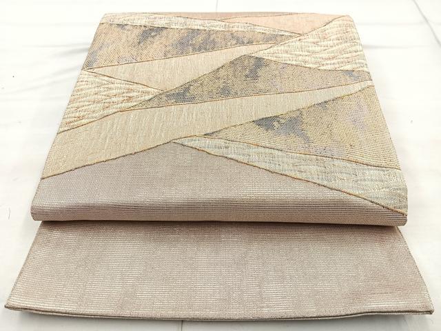 ■■■　サイズ　■■■ 長さ 450cm 幅 31cm程 ■■■　商品詳細　■■■ 【正絹】 詳細に関しましては、画像をご確認ください。 大変上質な逸品になります。 お安く出品致しますので、是非この機会にいかがでしょうか？ ■■■　注意事項　■■■ ■モニター発色の具合により色合いが異なる場合がございます。 ■寸法は多少の誤差が生じる場合がございますのでご了承ください。 ■縫込みの長さが左右非対称の場合は短い部分を記載しております。 左右非対称であってもご返品・お値引き等の保証は出来かねますので、ご了承の上ご購入をお願い致します。 ■シミ等のチェックには注意を払っておりますが、見落としがある場合もございますし、個人の見解も様々ですので神経質な方のご購入はお控えください。 ■箪笥に入っておりました着物や帯なので畳みシワや匂いがあるものもございます。 ■お休みは基本的に土日祝となりますが、その他臨時でお休みする場合がございますのでご了承ください。 ■商品の発送は平日のみの発送となります。 ■夜間と土曜、日曜日はお問い合わせの回答が遅れる場合がございます。 ■当店では、お直し、紋入れ、お手入れ等は承っておりません。 ■生地の状態（ヤケ、経年劣化等）によってはサイズ直しが出来ない場合がございます。 その点もどうかご了承のうえ、ご購入をお願いいたします。 ■弊社で取り扱う商品は一点ものにつき、時期や在庫状況に応じて金額が変更となる場合がございます。 ■検針は行っておりません。予めご了承いただきますようお願いいたします。 ■【洗える着物】と記載のある商品におきましては、商品お届け後に洗濯を行ってしまってからのご返品にはご対応しかねます。 念の為、専門店でのお手入れをお願いいたします。 ■着物のサイズ目安は下記を参考ください↓ ＜女性着物＞　お端折り次第で＋5cm　−1cmが着用可能サイズ 　例）身丈170cmの場合、身長160cm〜175cm ＜男性着物＞　身丈＋約25cm〜27cm程が適応身長 　例）身丈155cmの場合、身長180〜182cm