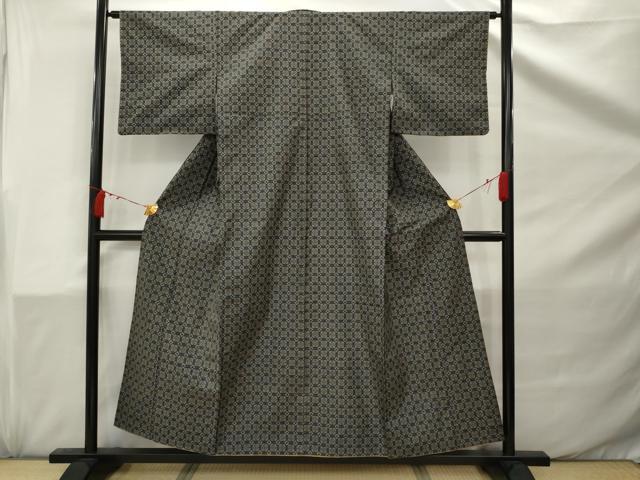 みじん格子柄 大島紬着物 みじん格子柄 大島紬着物