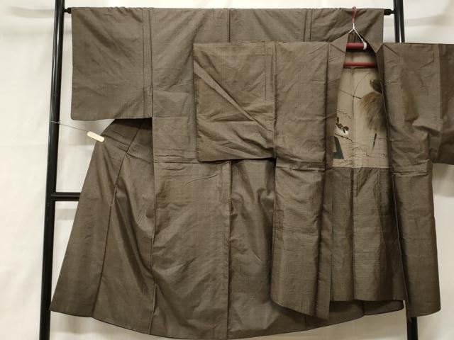 ■■■　サイズ　■■■ 【着物】 身丈 134cm（肩から） 裄丈 64cm 袖丈 47cm　縫込み 0cm 袖幅 32cm 前幅 23cm 後幅 30cm 着物縫いこみ 内揚げ 7cm 裄 お袖側 約2cm　身頃側 約1cm 【羽織】 身丈 100cm（肩から） 裄丈 66cm 袖丈 48cm　縫込み 0cm 袖幅 33cm 前幅 19cm 後幅 31cm 裄 お袖側 約2cm　身頃側 約1cm ■■■　商品詳細　■■■ 【正絹】 状態は特に目立ったシミ汚れなどもなく大変良い状態です。 大変上質な逸品になります。 お安く出品致しますので、是非この機会にいかがでしょうか？ ■■■　注意事項　■■■ ■モニター発色の具合により色合いが異なる場合がございます。 ■寸法は多少の誤差が生じる場合がございますのでご了承ください。 ■縫込みの長さが左右非対称の場合は短い部分を記載しております。 左右非対称であってもご返品・お値引き等の保証は出来かねますので、ご了承の上ご購入をお願い致します。 ■シミ等のチェックには注意を払っておりますが、見落としがある場合もございますし、個人の見解も様々ですので神経質な方のご購入はお控えください。 ■箪笥に入っておりました着物や帯なので畳みシワや匂いがあるものもございます。 ■お休みは基本的に土日祝となりますが、その他臨時でお休みする場合がございますのでご了承ください。 ■商品の発送は平日のみの発送となります。 ■夜間と土曜、日曜日はお問い合わせの回答が遅れる場合がございます。 ■当店では、お直し、紋入れ、お手入れ等は承っておりません。 ■生地の状態（ヤケ、経年劣化等）によってはサイズ直しが出来ない場合がございます。 その点もどうかご了承のうえ、ご購入をお願いいたします。 ■弊社で取り扱う商品は一点ものにつき、時期や在庫状況に応じて金額が変更となる場合がございます。 ■検針は行っておりません。予めご了承いただきますようお願いいたします。 ■【洗える着物】と記載のある商品におきましては、商品お届け後に洗濯を行ってしまってからのご返品にはご対応しかねます。 念の為、専門店でのお手入れをお願いいたします。 ■着物のサイズ目安は下記を参考ください↓ ＜女性着物＞　お端折り次第で＋5cm　−1cmが着用可能サイズ 　例）身丈170cmの場合、身長160cm〜175cm ＜男性着物＞　身丈＋約25cm〜27cm程が適応身長 　例）身丈155cmの場合、身長180〜182cm