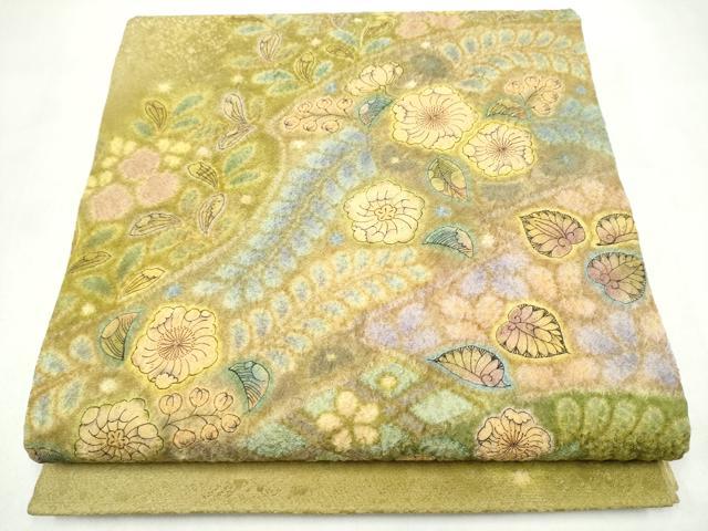 ■■■　サイズ　■■■ 長さ 450cm 幅 31cm程 ■■■　商品詳細　■■■ 【正絹・開き仕立て】 状態は締めてはおりますが 特に目立ったシミ汚れなどもなく大変良い状態です。 大変上質な逸品になります。 お安く出品致しますので、是非この機会にいかがでしょうか？ ■■■　注意事項　■■■ ■モニター発色の具合により色合いが異なる場合がございます。 ■寸法は多少の誤差が生じる場合がございますのでご了承ください。 ■縫込みの長さが左右非対称の場合は短い部分を記載しております。 左右非対称であってもご返品・お値引き等の保証は出来かねますので、ご了承の上ご購入をお願い致します。 ■シミ等のチェックには注意を払っておりますが、見落としがある場合もございますし、個人の見解も様々ですので神経質な方のご購入はお控えください。 ■箪笥に入っておりました着物や帯なので畳みシワや匂いがあるものもございます。 ■お休みは基本的に土日祝となりますが、その他臨時でお休みする場合がございますのでご了承ください。 ■商品の発送は平日のみの発送となります。 ■夜間と土曜、日曜日はお問い合わせの回答が遅れる場合がございます。 ■当店では、お直し、紋入れ、お手入れ等は承っておりません。 ■生地の状態（ヤケ、経年劣化等）によってはサイズ直しが出来ない場合がございます。 その点もどうかご了承のうえ、ご購入をお願いいたします。 ■弊社で取り扱う商品は一点ものにつき、時期や在庫状況に応じて金額が変更となる場合がございます。 ■検針は行っておりません。予めご了承いただきますようお願いいたします。 ■【洗える着物】と記載のある商品におきましては、商品お届け後に洗濯を行ってしまってからのご返品にはご対応しかねます。 念の為、専門店でのお手入れをお願いいたします。 ■写真に写っている物が全てになります。それ以外の付属品はございませんのでご了承ください。 ■状態に関する写真につきましては、掲載可能な写真枚数に限りがあるため、各箇所につき1枚参考画像を掲載しております。 ■着物のサイズ目安は下記を参考ください↓ ＜女性着物＞　お端折り次第で＋5cm　−1cmが着用可能サイズ 　例）身丈170cmの場合、身長160cm〜175cm ＜男性着物＞　身丈＋約25cm〜27cm程が適応身長 　例）身丈155cmの場合、身長180〜182cm