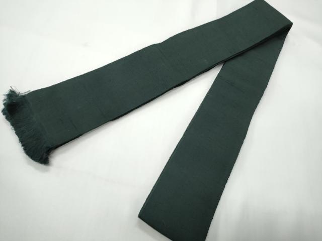 ■■■　サイズ　■■■ 長さ 408cm 幅 8.5cm程 ■■■　商品詳細　■■■ 【正絹】 状態は締めてはおりますが 特に目立ったシミ汚れなどもなく大変良い状態です。 大変上質な逸品になります。 お安く出品致しますので、是非この機会にいかがでしょうか？ ※両側未かがりですが着用には問題ありません。 ※片側端付近に糸よれがございます。 ■■■　注意事項　■■■ ■モニター発色の具合により色合いが異なる場合がございます。 ■寸法は多少の誤差が生じる場合がございますのでご了承ください。 ■縫込みの長さが左右非対称の場合は短い部分を記載しております。 左右非対称であってもご返品・お値引き等の保証は出来かねますので、ご了承の上ご購入をお願い致します。 ■シミ等のチェックには注意を払っておりますが、見落としがある場合もございますし、個人の見解も様々ですので神経質な方のご購入はお控えください。 ■箪笥に入っておりました着物や帯なので畳みシワや匂いがあるものもございます。 ■お休みは基本的に土日祝となりますが、その他臨時でお休みする場合がございますのでご了承ください。 ■商品の発送は平日のみの発送となります。 ■夜間と土曜、日曜日はお問い合わせの回答が遅れる場合がございます。 ■当店では、お直し、紋入れ、お手入れ等は承っておりません。 ■生地の状態（ヤケ、経年劣化等）によってはサイズ直しが出来ない場合がございます。 その点もどうかご了承のうえ、ご購入をお願いいたします。 ■弊社で取り扱う商品は一点ものにつき、時期や在庫状況に応じて金額が変更となる場合がございます。 ■検針は行っておりません。予めご了承いただきますようお願いいたします。 ■【洗える着物】と記載のある商品におきましては、商品お届け後に洗濯を行ってしまってからのご返品にはご対応しかねます。 念の為、専門店でのお手入れをお願いいたします。 ■写真に写っている物が全てになります。それ以外の付属品はございませんのでご了承ください。 ■状態に関する写真につきましては、掲載可能な写真枚数に限りがあるため、各箇所につき1枚参考画像を掲載しております。 ■着物のサイズ目安は下記を参考ください↓ ＜女性着物＞　お端折り次第で＋5cm　－1cmが着用可能サイズ 　例）身丈170cmの場合、身長160cm～175cm ＜男性着物＞　身丈＋約25cm～27cm程が適応身長 　例）身丈155cmの場合、身長180～182cm