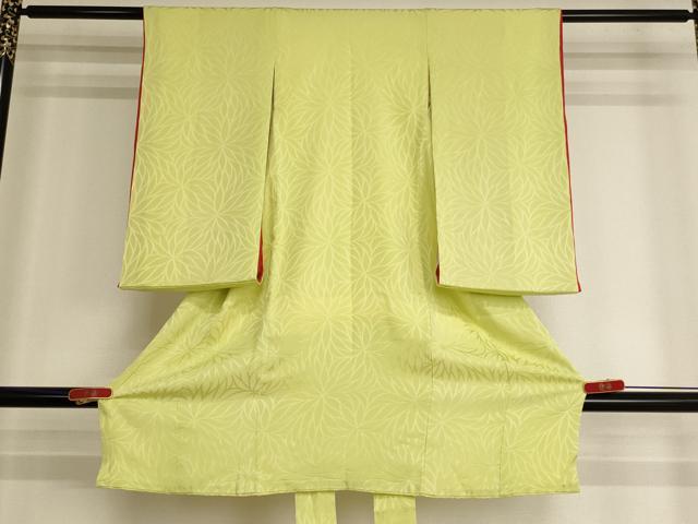 ■■■　サイズ　■■■ 【着物】 身丈 98.5cm（肩から） 裄丈 41cm 袖丈 61cm ■■■　商品詳細　■■■ 産着【正絹・嘘つき襦袢】の状態は特に目立ったシミ汚れなどもなく大変良い状態です。 大変上質な逸品になります。 お安く出品致しますので、是非この機会にいかがでしょうか？ ■■■　注意事項　■■■ ■モニター発色の具合により色合いが異なる場合がございます。 ■寸法は多少の誤差が生じる場合がございますのでご了承ください。 ■縫込みの長さが左右非対称の場合は短い部分を記載しております。 左右非対称であってもご返品・お値引き等の保証は出来かねますので、ご了承の上ご購入をお願い致します。 ■シミ等のチェックには注意を払っておりますが、見落としがある場合もございますし、個人の見解も様々ですので神経質な方のご購入はお控えください。 ■箪笥に入っておりました着物や帯なので畳みシワや匂いがあるものもございます。 ■お休みは基本的に土日祝となりますが、その他臨時でお休みする場合がございますのでご了承ください。 ■商品の発送は平日のみの発送となります。 ■夜間と土曜、日曜日はお問い合わせの回答が遅れる場合がございます。 ■当店では、お直し、紋入れ、お手入れ等は承っておりません。 ■生地の状態（ヤケ、経年劣化等）によってはサイズ直しが出来ない場合がございます。 その点もどうかご了承のうえ、ご購入をお願いいたします。 ■弊社で取り扱う商品は一点ものにつき、時期や在庫状況に応じて金額が変更となる場合がございます。 ■検針は行っておりません。予めご了承いただきますようお願いいたします。 ■【洗える着物】と記載のある商品におきましては、商品お届け後に洗濯を行ってしまってからのご返品にはご対応しかねます。 念の為、専門店でのお手入れをお願いいたします。 ■写真に写っている物が全てになります。それ以外の付属品はございませんのでご了承ください。 ■状態に関する写真につきましては、掲載可能な写真枚数に限りがあるため、各箇所につき1枚参考画像を掲載しております。 ■着物のサイズ目安は下記を参考ください↓ ＜女性着物＞　お端折り次第で＋5cm　−1cmが着用可能サイズ 　例）身丈170cmの場合、身長160cm〜175cm ＜男性着物＞　身丈＋約25cm〜27cm程が適応身長 　例）身丈155cmの場合、身長180〜182cm
