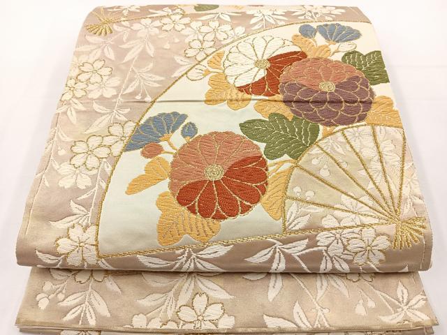 ■■■　サイズ　■■■ 長さ 424cm 幅 31cm程 ■■■　商品詳細　■■■ 【正絹】 詳細に関しましては、画像をご確認ください。 大変上質な逸品になります。 お安く出品致しますので、是非この機会にいかがでしょうか？ ■■■　注意事項　■■■ ■モニター発色の具合により色合いが異なる場合がございます。 ■寸法は多少の誤差が生じる場合がございますのでご了承ください。 ■縫込みの長さが左右非対称の場合は短い部分を記載しております。 左右非対称であってもご返品・お値引き等の保証は出来かねますので、ご了承の上ご購入をお願い致します。 ■シミ等のチェックには注意を払っておりますが、見落としがある場合もございますし、個人の見解も様々ですので神経質な方のご購入はお控えください。 ■箪笥に入っておりました着物や帯なので畳みシワや匂いがあるものもございます。 ■お休みは基本的に土日祝となりますが、その他臨時でお休みする場合がございますのでご了承ください。 ■商品の発送は平日のみの発送となります。 ■夜間と土曜、日曜日はお問い合わせの回答が遅れる場合がございます。 ■当店では、お直し、紋入れ、お手入れ等は承っておりません。 ■生地の状態（ヤケ、経年劣化等）によってはサイズ直しが出来ない場合がございます。 その点もどうかご了承のうえ、ご購入をお願いいたします。 ■弊社で取り扱う商品は一点ものにつき、時期や在庫状況に応じて金額が変更となる場合がございます。 ■検針は行っておりません。予めご了承いただきますようお願いいたします。 ■【洗える着物】と記載のある商品におきましては、商品お届け後に洗濯を行ってしまってからのご返品にはご対応しかねます。 念の為、専門店でのお手入れをお願いいたします。 ■着物のサイズ目安は下記を参考ください↓ ＜女性着物＞　お端折り次第で＋5cm　−1cmが着用可能サイズ 　例）身丈170cmの場合、身長160cm〜175cm ＜男性着物＞　身丈＋約25cm〜27cm程が適応身長 　例）身丈155cmの場合、身長180〜182cm