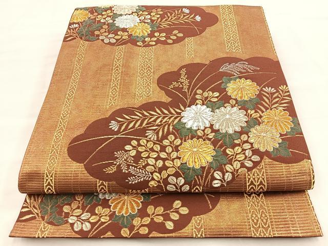 ■■■　サイズ　■■■ 長さ 424cm 幅 31cm程 ■■■　商品詳細　■■■ 【正絹】 詳細に関しましては、画像をご確認ください。 大変上質な逸品になります。 お安く出品致しますので、是非この機会にいかがでしょうか？ ■■■　注意事項　■■■ ■モニター発色の具合により色合いが異なる場合がございます。 ■寸法は多少の誤差が生じる場合がございますのでご了承ください。 ■縫込みの長さが左右非対称の場合は短い部分を記載しております。 左右非対称であってもご返品・お値引き等の保証は出来かねますので、ご了承の上ご購入をお願い致します。 ■シミ等のチェックには注意を払っておりますが、見落としがある場合もございますし、個人の見解も様々ですので神経質な方のご購入はお控えください。 ■箪笥に入っておりました着物や帯なので畳みシワや匂いがあるものもございます。 ■お休みは基本的に土日祝となりますが、その他臨時でお休みする場合がございますのでご了承ください。 ■商品の発送は平日のみの発送となります。 ■夜間と土曜、日曜日はお問い合わせの回答が遅れる場合がございます。 ■当店では、お直し、紋入れ、お手入れ等は承っておりません。 ■生地の状態（ヤケ、経年劣化等）によってはサイズ直しが出来ない場合がございます。 その点もどうかご了承のうえ、ご購入をお願いいたします。 ■弊社で取り扱う商品は一点ものにつき、時期や在庫状況に応じて金額が変更となる場合がございます。 ■検針は行っておりません。予めご了承いただきますようお願いいたします。 ■【洗える着物】と記載のある商品におきましては、商品お届け後に洗濯を行ってしまってからのご返品にはご対応しかねます。 念の為、専門店でのお手入れをお願いいたします。 ■着物のサイズ目安は下記を参考ください↓ ＜女性着物＞　お端折り次第で＋5cm　−1cmが着用可能サイズ 　例）身丈170cmの場合、身長160cm〜175cm ＜男性着物＞　身丈＋約25cm〜27cm程が適応身長 　例）身丈155cmの場合、身長180〜182cm