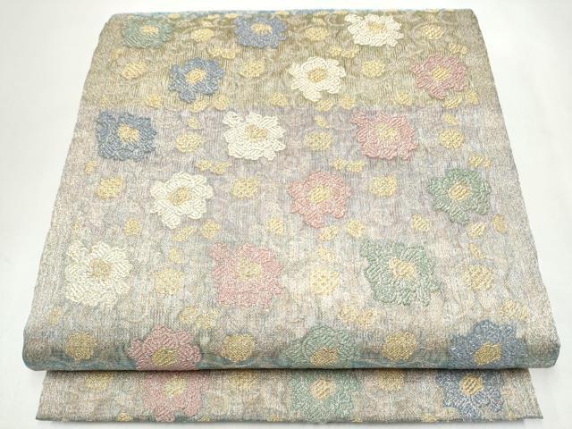 ■■■　サイズ　■■■ 長さ 444cm 幅 31.5cm程 ■■■　商品詳細　■■■ 【正絹】 状態は締めてはおりますが 特に目立ったシミ汚れなどもなく大変良い状態です。 大変上質な逸品になります。 お安く出品致しますので、是非この機会にいかがでしょうか？ ■■■　注意事項　■■■ ■モニター発色の具合により色合いが異なる場合がございます。 ■寸法は多少の誤差が生じる場合がございますのでご了承ください。 ■縫込みの長さが左右非対称の場合は短い部分を記載しております。 左右非対称であってもご返品・お値引き等の保証は出来かねますので、ご了承の上ご購入をお願い致します。 ■シミ等のチェックには注意を払っておりますが、見落としがある場合もございますし、個人の見解も様々ですので神経質な方のご購入はお控えください。 ■箪笥に入っておりました着物や帯なので畳みシワや匂いがあるものもございます。 ■お休みは基本的に土日祝となりますが、その他臨時でお休みする場合がございますのでご了承ください。 ■商品の発送は平日のみの発送となります。 ■夜間と土曜、日曜日はお問い合わせの回答が遅れる場合がございます。 ■当店では、お直し、紋入れ、お手入れ等は承っておりません。 ■生地の状態（ヤケ、経年劣化等）によってはサイズ直しが出来ない場合がございます。 その点もどうかご了承のうえ、ご購入をお願いいたします。 ■弊社で取り扱う商品は一点ものにつき、時期や在庫状況に応じて金額が変更となる場合がございます。 ■検針は行っておりません。予めご了承いただきますようお願いいたします。 ■【洗える着物】と記載のある商品におきましては、商品お届け後に洗濯を行ってしまってからのご返品にはご対応しかねます。 念の為、専門店でのお手入れをお願いいたします。 ■写真に写っている物が全てになります。それ以外の付属品はございませんのでご了承ください。 ■状態に関する写真につきましては、掲載可能な写真枚数に限りがあるため、各箇所につき1枚参考画像を掲載しております。 ■着物のサイズ目安は下記を参考ください↓ ＜女性着物＞　お端折り次第で＋5cm　－1cmが着用可能サイズ 　例）身丈170cmの場合、身長160cm～175cm ＜男性着物＞　身丈＋約25cm～27cm程が適応身長 　例）身丈155cmの場合、身長180～182cm