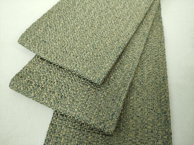 ■■■　サイズ　■■■ 長さ 402cm 幅 9.5cm程 ■■■　商品詳細　■■■ 【正絹】 状態は締めてはおりますが 特に目立ったシミ汚れなどもなく大変良い状態です。 大変上質な逸品になります。 お安く出品致しますので、是非この機会にいかがでしょうか？※手先・たれ先未かがりですが着用には問題ありません。 ■■■　注意事項　■■■ ■モニター発色の具合により色合いが異なる場合がございます。 ■寸法は多少の誤差が生じる場合がございますのでご了承ください。 ■縫込みの長さが左右非対称の場合は短い部分を記載しております。 左右非対称であってもご返品・お値引き等の保証は出来かねますので、ご了承の上ご購入をお願い致します。 ■シミ等のチェックには注意を払っておりますが、見落としがある場合もございますし、個人の見解も様々ですので神経質な方のご購入はお控えください。 ■箪笥に入っておりました着物や帯なので畳みシワや匂いがあるものもございます。 ■お休みは基本的に土日祝となりますが、その他臨時でお休みする場合がございますのでご了承ください。 ■商品の発送は平日のみの発送となります。 ■夜間と土曜、日曜日はお問い合わせの回答が遅れる場合がございます。 ■当店では、お直し、紋入れ、お手入れ等は承っておりません。 ■生地の状態（ヤケ、経年劣化等）によってはサイズ直しが出来ない場合がございます。 その点もどうかご了承のうえ、ご購入をお願いいたします。 ■弊社で取り扱う商品は一点ものにつき、時期や在庫状況に応じて金額が変更となる場合がございます。 ■検針は行っておりません。予めご了承いただきますようお願いいたします。 ■【洗える着物】と記載のある商品におきましては、商品お届け後に洗濯を行ってしまってからのご返品にはご対応しかねます。 念の為、専門店でのお手入れをお願いいたします。 ■着物のサイズ目安は下記を参考ください↓ ＜女性着物＞　お端折り次第で＋5cm　−1cmが着用可能サイズ 　例）身丈170cmの場合、身長160cm〜175cm ＜男性着物＞　身丈＋約25cm〜27cm程が適応身長 　例）身丈155cmの場合、身長180〜182cm