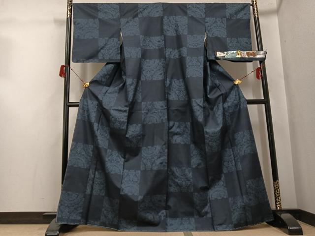 平和屋着物●三代目 仁左ェ門　本場大島紬　カタス7マルキ　市松花文　原絹織物謹製　証紙付き　正絹　逸品　未使用　AABH3114ph