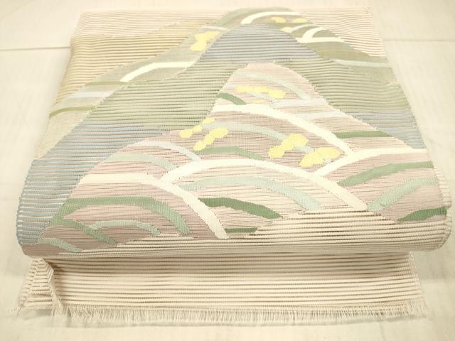 ■■■　サイズ　■■■ 長さ 458cm 幅 30.5cm程 ■■■　商品詳細　■■■ 【正絹・未仕立て】 状態は1.2回程しか締めておりませんが 接写画像のようにたれ先上部に薄い汚れがございます。 その他特に目立ったシミ汚れなどもなく大変良い状態です。 大変上質な逸品になります。 お安く出品致しますので、是非この機会にいかがでしょうか？ ■■■　注意事項　■■■ ■モニター発色の具合により色合いが異なる場合がございます。 ■寸法は多少の誤差が生じる場合がございますのでご了承ください。 ■縫込みの長さが左右非対称の場合は短い部分を記載しております。 左右非対称であってもご返品・お値引き等の保証は出来かねますので、ご了承の上ご購入をお願い致します。 ■シミ等のチェックには注意を払っておりますが、見落としがある場合もございますし、個人の見解も様々ですので神経質な方のご購入はお控えください。 ■箪笥に入っておりました着物や帯なので畳みシワや匂いがあるものもございます。 ■お休みは基本的に土日祝となりますが、その他臨時でお休みする場合がございますのでご了承ください。 ■商品の発送は平日のみの発送となります。 ■夜間と土曜、日曜日はお問い合わせの回答が遅れる場合がございます。 ■当店では、お直し、紋入れ、お手入れ等は承っておりません。 ■生地の状態（ヤケ、経年劣化等）によってはサイズ直しが出来ない場合がございます。 その点もどうかご了承のうえ、ご購入をお願いいたします。 ■弊社で取り扱う商品は一点ものにつき、時期や在庫状況に応じて金額が変更となる場合がございます。 ■検針は行っておりません。予めご了承いただきますようお願いいたします。 ■【洗える着物】と記載のある商品におきましては、商品お届け後に洗濯を行ってしまってからのご返品にはご対応しかねます。 念の為、専門店でのお手入れをお願いいたします。 ■着物のサイズ目安は下記を参考ください↓ ＜女性着物＞　お端折り次第で＋5?　−10?が着用可能サイズ 　例）身丈170?の場合、身長160?〜175? ＜男性着物＞　身丈＋約25?〜27?程が適応身長 　例）身丈155?の場合、身長180〜182?