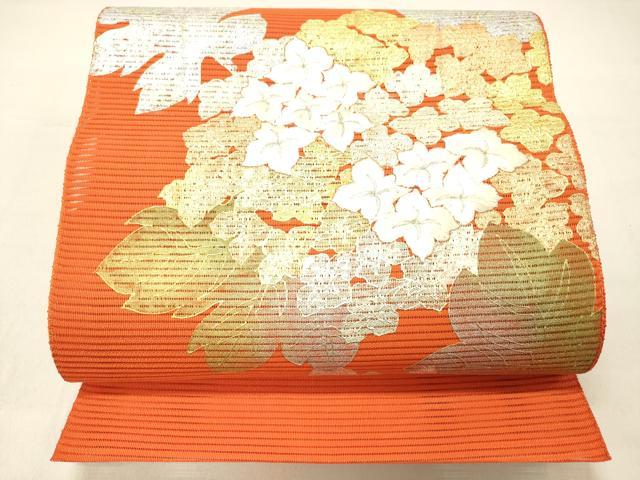 ■■■　サイズ　■■■ 長さ 344.5cm 幅 29.5cm程 ■■■　商品詳細　■■■ 【正絹】 状態は接写画像のように 胴回りに薄い汚れがございますが その他特に目立ったシミ汚れなどもなく大変良い状態です。 大変上質な逸品になります。 お安く出品致しますので、是非この機会にいかがでしょうか？ ■■■　注意事項　■■■ ■モニター発色の具合により色合いが異なる場合がございます。 ■寸法は多少の誤差が生じる場合がございますのでご了承ください。 ■縫込みの長さが左右非対称の場合は短い部分を記載しております。 左右非対称であってもご返品・お値引き等の保証は出来かねますので、ご了承の上ご購入をお願い致します。 ■シミ等のチェックには注意を払っておりますが、見落としがある場合もございますし、個人の見解も様々ですので神経質な方のご購入はお控えください。 ■箪笥に入っておりました着物や帯なので畳みシワや匂いがあるものもございます。 ■お休みは基本的に土日祝となりますが、その他臨時でお休みする場合がございますのでご了承ください。 ■商品の発送は平日のみの発送となります。 ■夜間と土曜、日曜日はお問い合わせの回答が遅れる場合がございます。 ■当店では、お直し、紋入れ、お手入れ等は承っておりません。 ■生地の状態（ヤケ、経年劣化等）によってはサイズ直しが出来ない場合がございます。 その点もどうかご了承のうえ、ご購入をお願いいたします。 ■弊社で取り扱う商品は一点ものにつき、時期や在庫状況に応じて金額が変更となる場合がございます。 ■検針は行っておりません。予めご了承いただきますようお願いいたします。 ■【洗える着物】と記載のある商品におきましては、商品お届け後に洗濯を行ってしまってからのご返品にはご対応しかねます。 念の為、専門店でのお手入れをお願いいたします。 ■着物のサイズ目安は下記を参考ください↓ ＜女性着物＞　お端折り次第で＋5cm　−1cmが着用可能サイズ 　例）身丈170cmの場合、身長160cm〜175cm ＜男性着物＞　身丈＋約25cm〜27cm程が適応身長 　例）身丈155cmの場合、身長180〜182cm