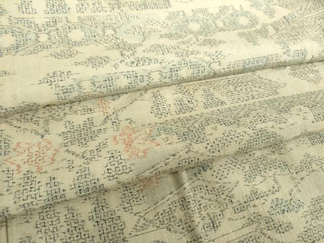 ■■■　サイズ　■■■ 身丈 163.5cm（肩から） 裄丈 65cm 袖丈 48.5cm　縫込み 3.5cm 袖幅 32.5cm 前幅 23cm 後幅 30.5cm 着物縫いこみ 内揚げ 4cm 裄 お袖側 約4cm　身頃側 約3.5cm ■■■　商品詳細　■■■ 【正絹】 状態は特に目立ったシミ汚れなどもなく大変良い状態です。 着物は人とともに、またそれ以上に永くある、生きた証となるようなもの。 その重みを負えるほどの「もの」はあまり多くはありません。 本場結城紬は、そうした数すくないもののひとつです。 「三代着て味が出る」といわれる紬の最高峰「結城」は、 茨城県や栃木県が主な生産地で、軽くてふんわり暖かく 身体を包み込んでくれるような布地と、独特の風合いが魅力的な絹織物です。 大変上質な逸品になります。 お安く出品致しますので、是非この機会にいかがでしょうか？ ■■■　注意事項　■■■ ■モニター発色の具合により色合いが異なる場合がございます。 ■寸法は多少の誤差が生じる場合がございますのでご了承ください。 ■縫込みの長さが左右非対称の場合は短い部分を記載しております。 左右非対称であってもご返品・お値引き等の保証は出来かねますので、ご了承の上ご購入をお願い致します。 ■シミ等のチェックには注意を払っておりますが、見落としがある場合もございますし、個人の見解も様々ですので神経質な方のご購入はお控えください。 ■箪笥に入っておりました着物や帯なので畳みシワや匂いがあるものもございます。 ■お休みは基本的に土日祝となりますが、その他臨時でお休みする場合がございますのでご了承ください。 ■商品の発送は平日のみの発送となります。 ■夜間と土曜、日曜日はお問い合わせの回答が遅れる場合がございます。 ■当店では、お直し、紋入れ、お手入れ等は承っておりません。 ■生地の状態（ヤケ、経年劣化等）によってはサイズ直しが出来ない場合がございます。 その点もどうかご了承のうえ、ご購入をお願いいたします。 ■弊社で取り扱う商品は一点ものにつき、時期や在庫状況に応じて金額が変更となる場合がございます。 ■検針は行っておりません。予めご了承いただきますようお願いいたします。 ■【洗える着物】と記載のある商品におきましては、商品お届け後に洗濯を行ってしまってからのご返品にはご対応しかねます。 念の為、専門店でのお手入れをお願いいたします。 ■写真に写っている物が全てになります。それ以外の付属品はございませんのでご了承ください。 ■状態に関する写真につきましては、掲載可能な写真枚数に限りがあるため、各箇所につき1枚参考画像を掲載しております。 ■着物のサイズ目安は下記を参考ください↓ ＜女性着物＞　お端折り次第で＋5cm　−1cmが着用可能サイズ 　例）身丈170cmの場合、身長160cm〜175cm ＜男性着物＞　身丈＋約25cm〜27cm程が適応身長 　例）身丈155cmの場合、身長180〜182cm